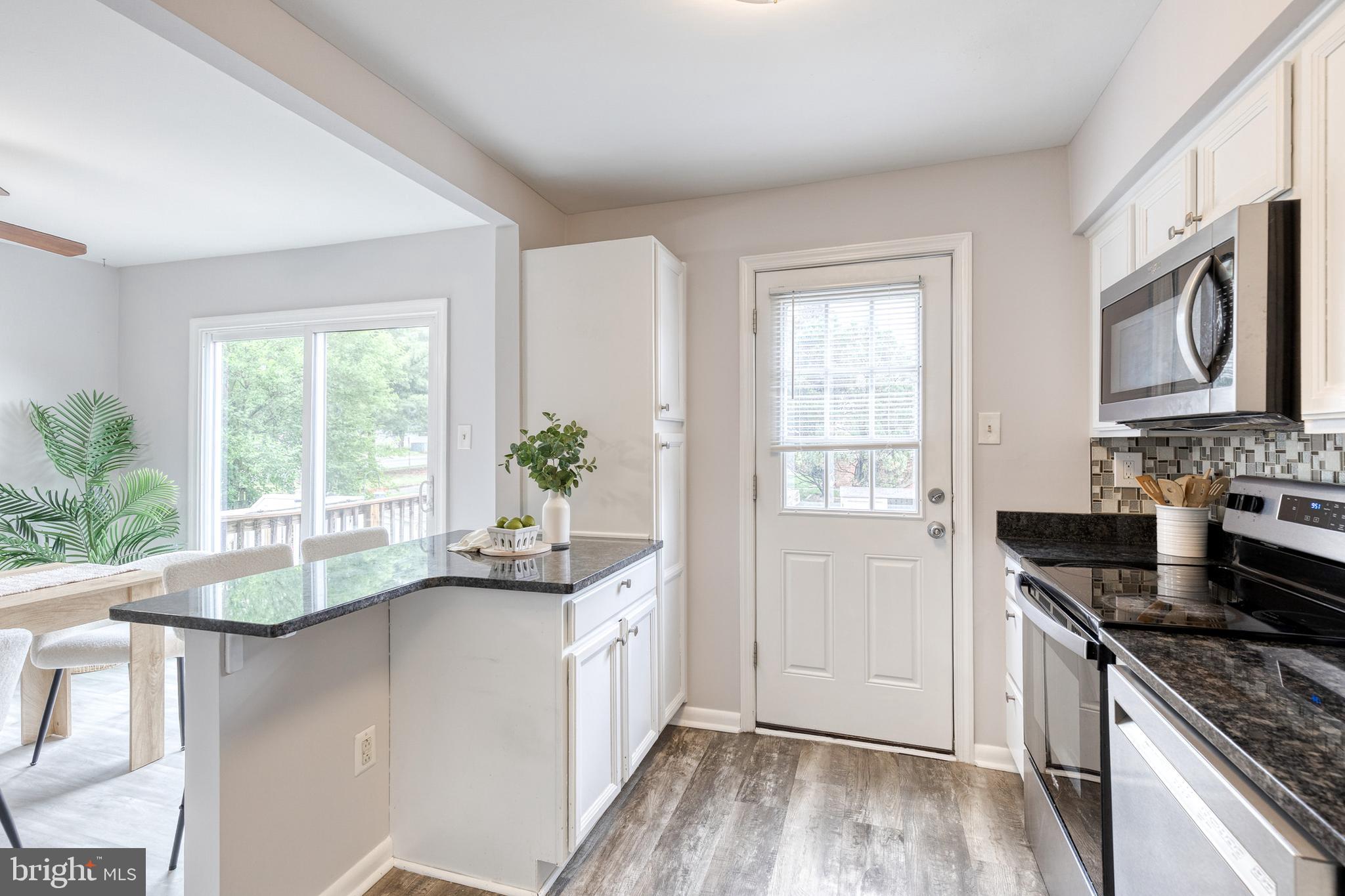 ELIZABETHS LANDING - Residential