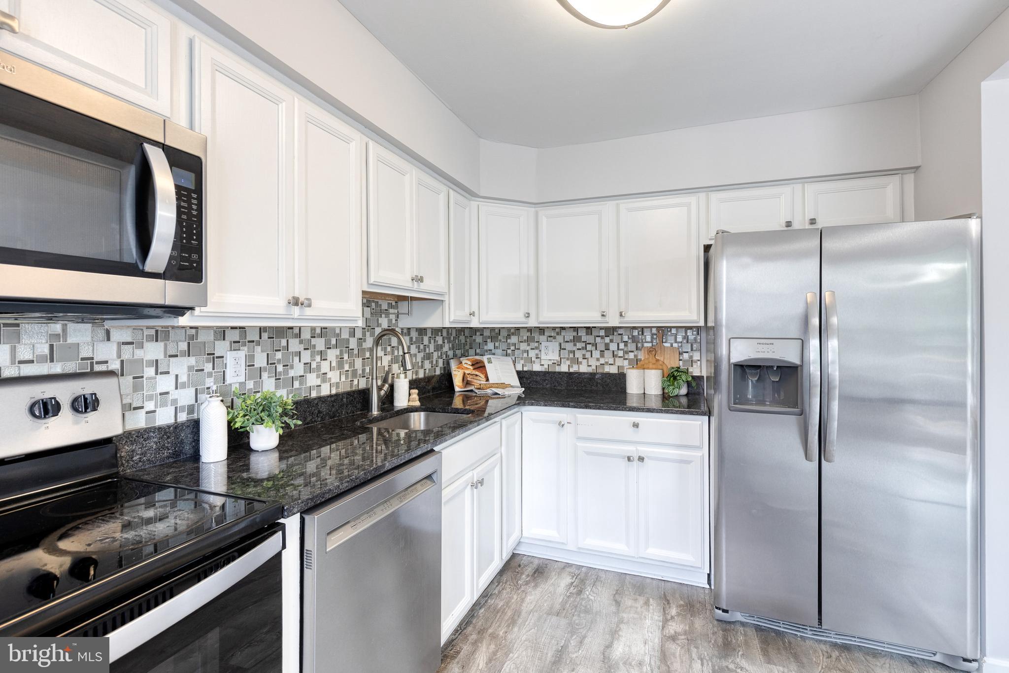 ELIZABETHS LANDING - Residential
