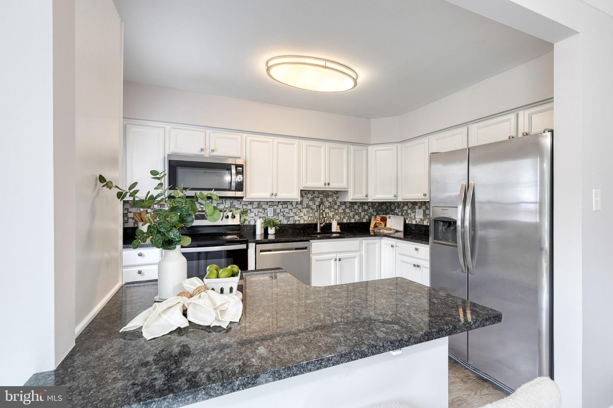 ELIZABETHS LANDING - Residential