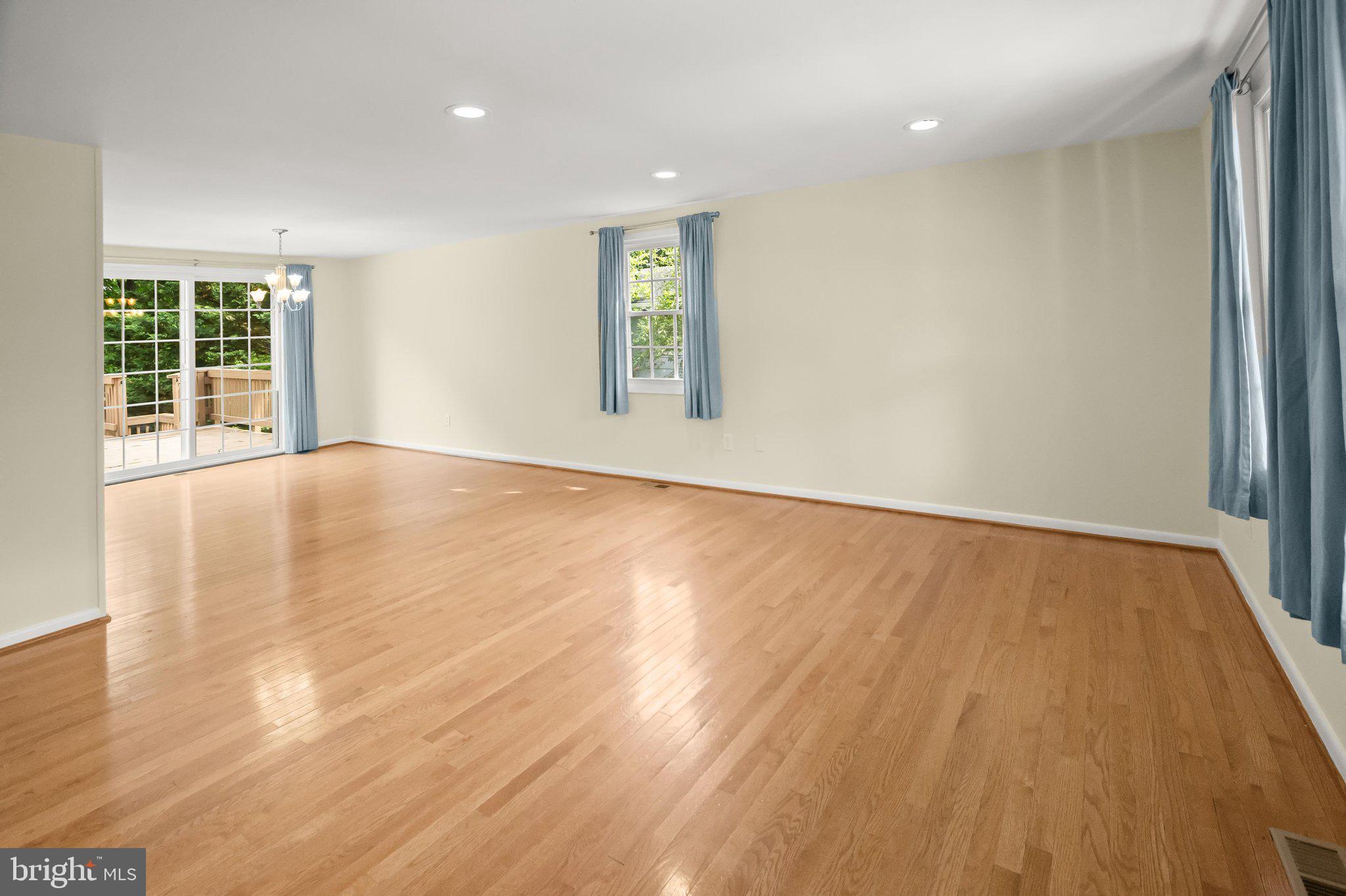 COLUMBIA TOWN CENTER - Residential