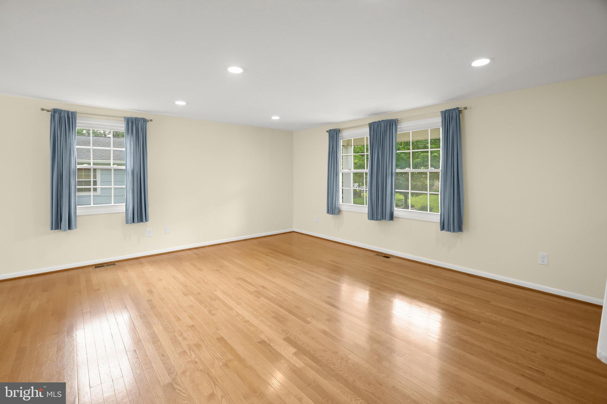 COLUMBIA TOWN CENTER - Residential