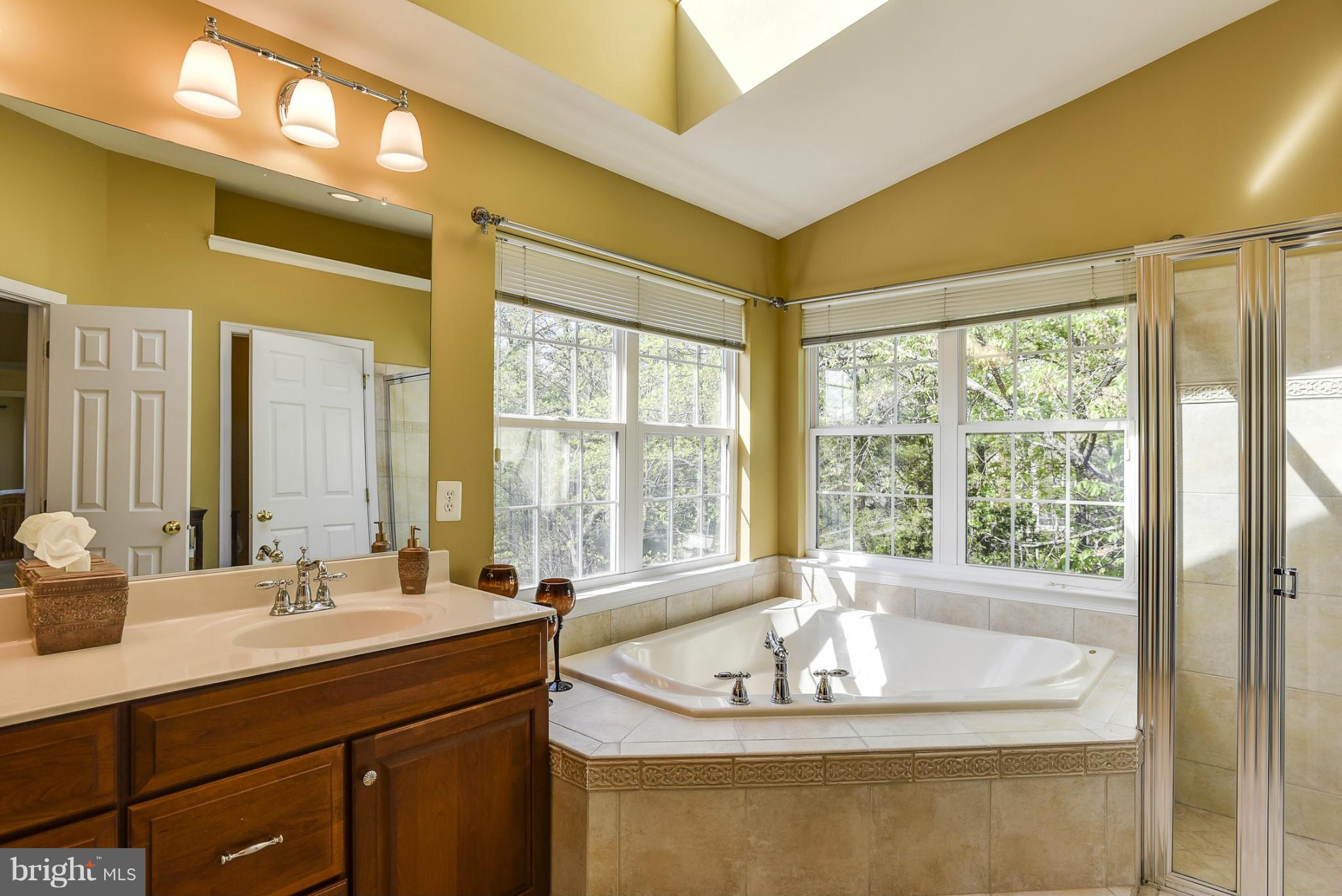 BELMONT COUNTRY CLUB - Residential Lease