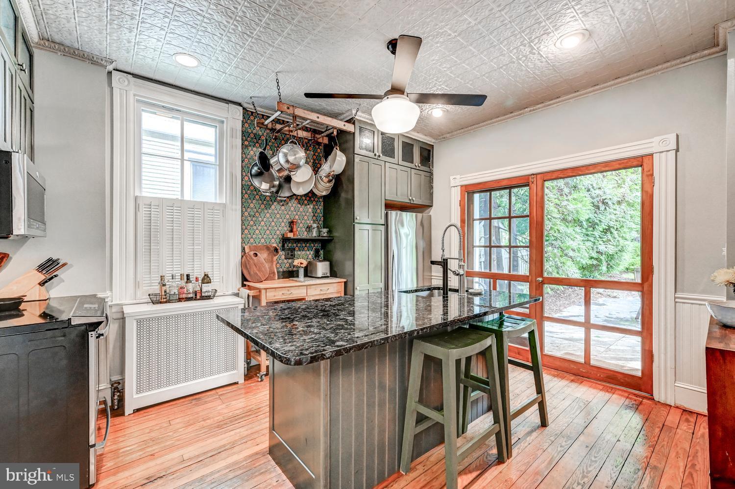 ROLAND PARK - Residential