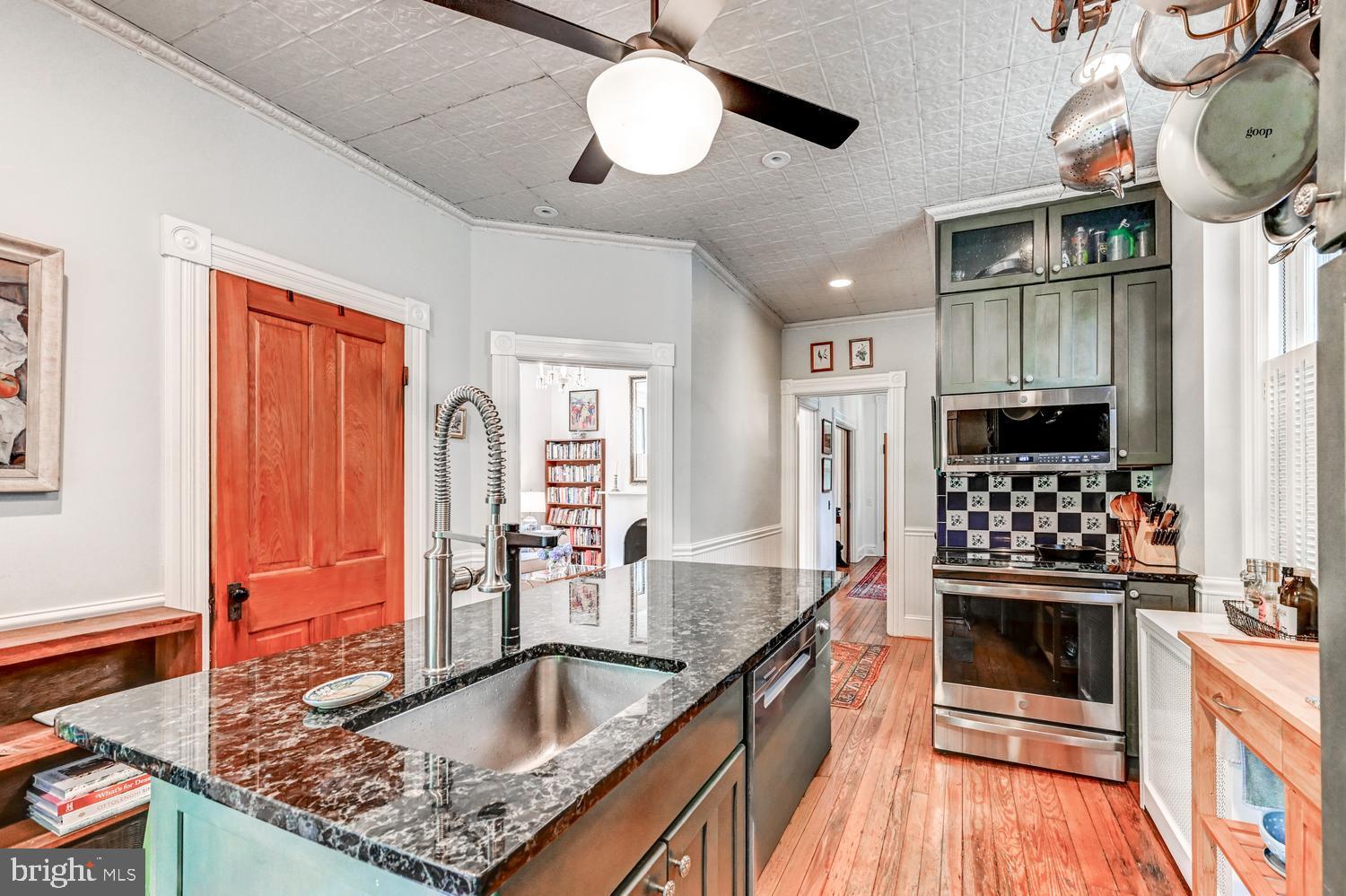 ROLAND PARK - Residential