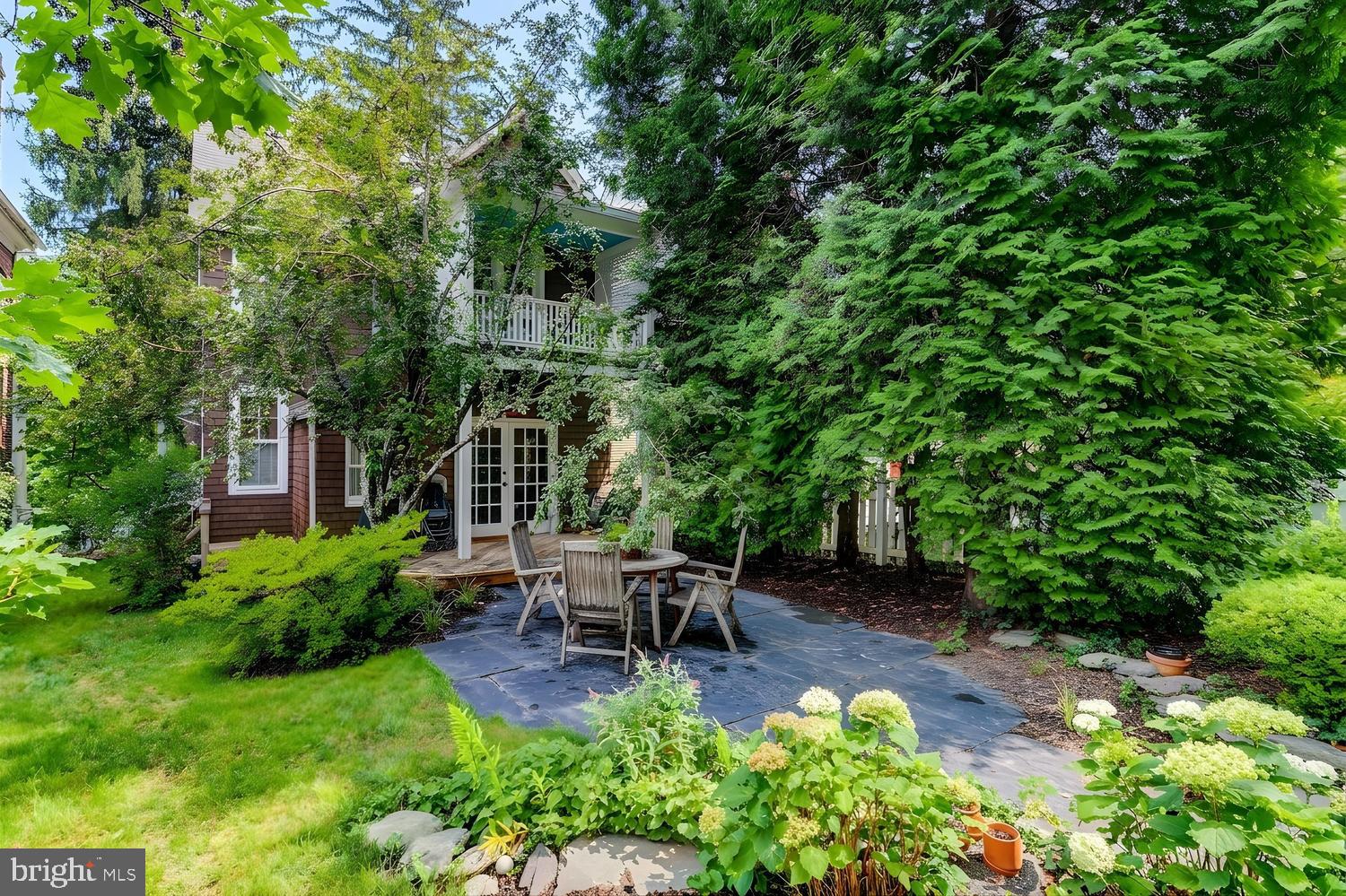 ROLAND PARK - Residential