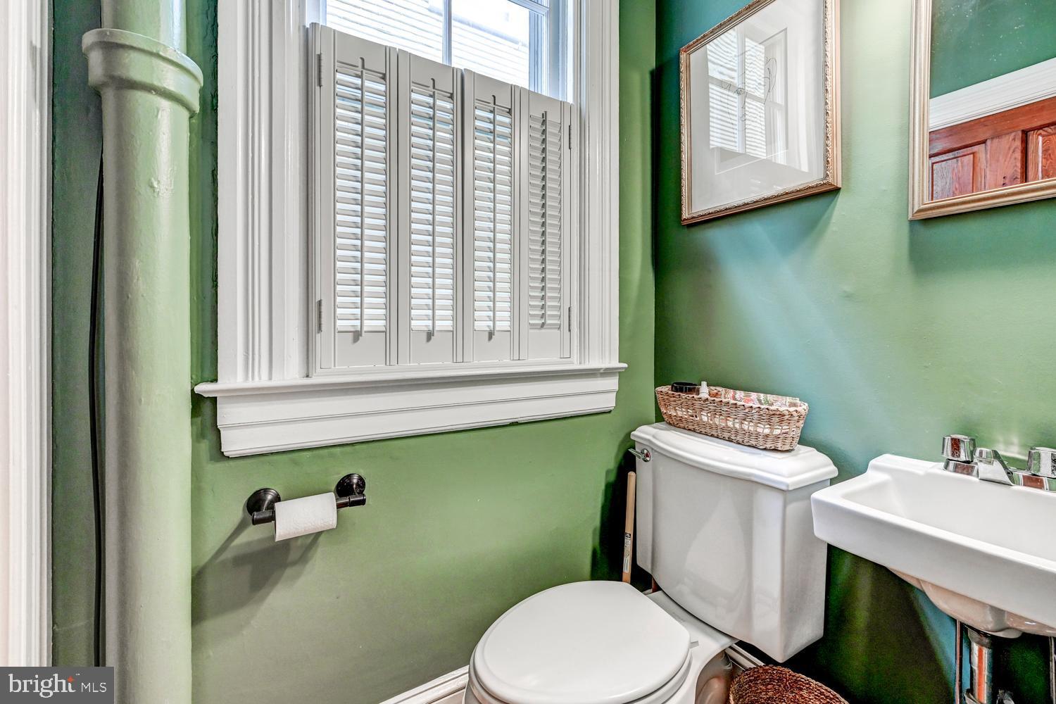 ROLAND PARK - Residential