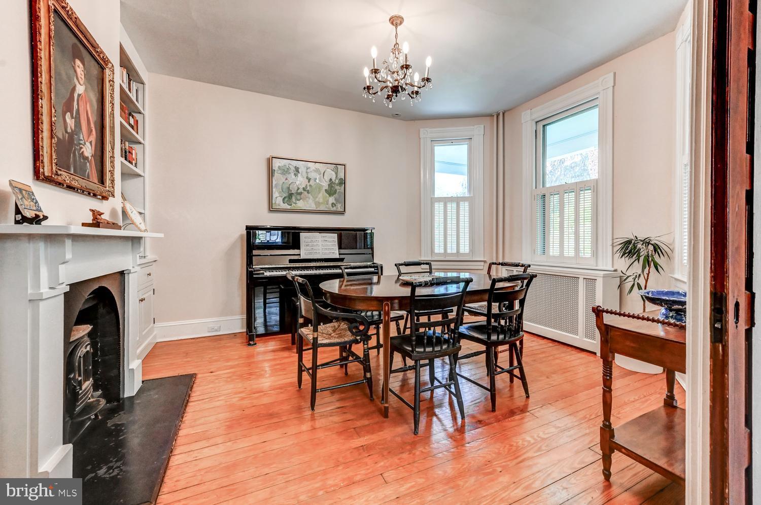 ROLAND PARK - Residential