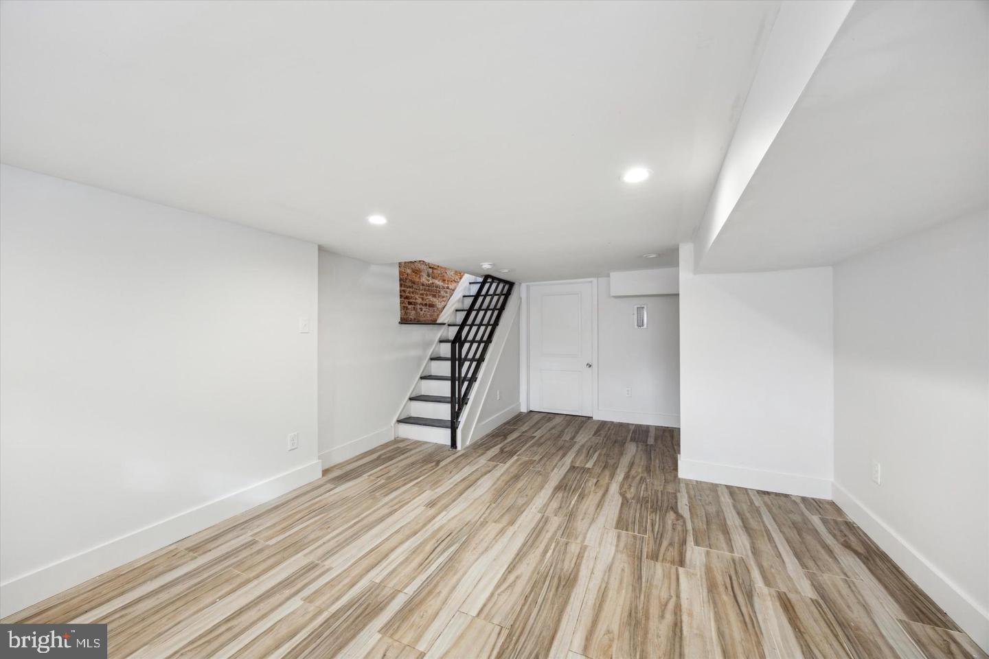 STRAWBERRY MANSION - Residential Lease