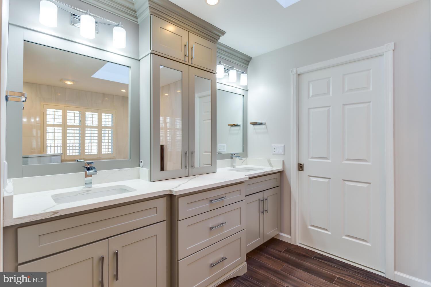 WOODFIELD - Residential