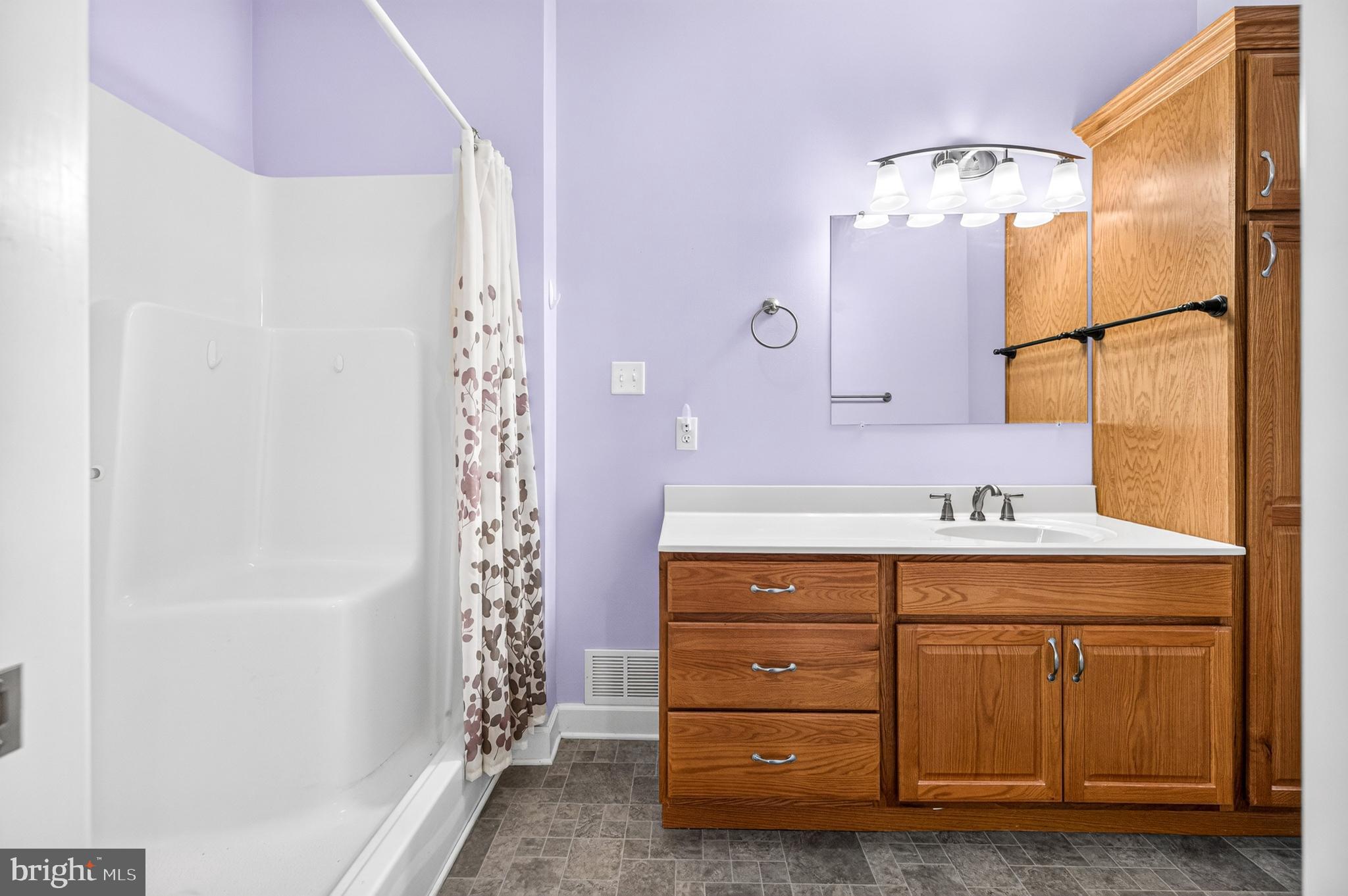 EDINBURG SQUARE - Residential