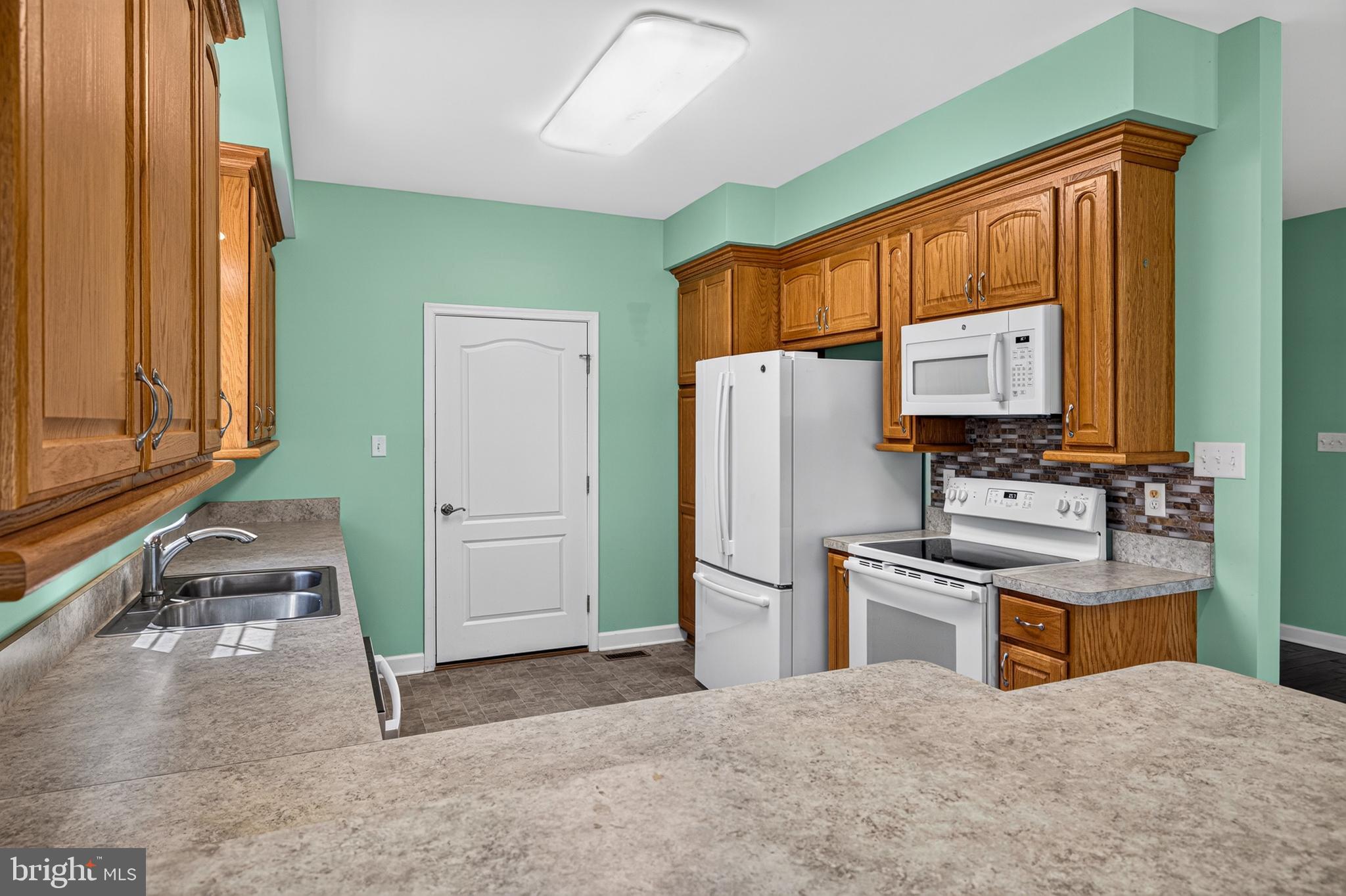 EDINBURG SQUARE - Residential