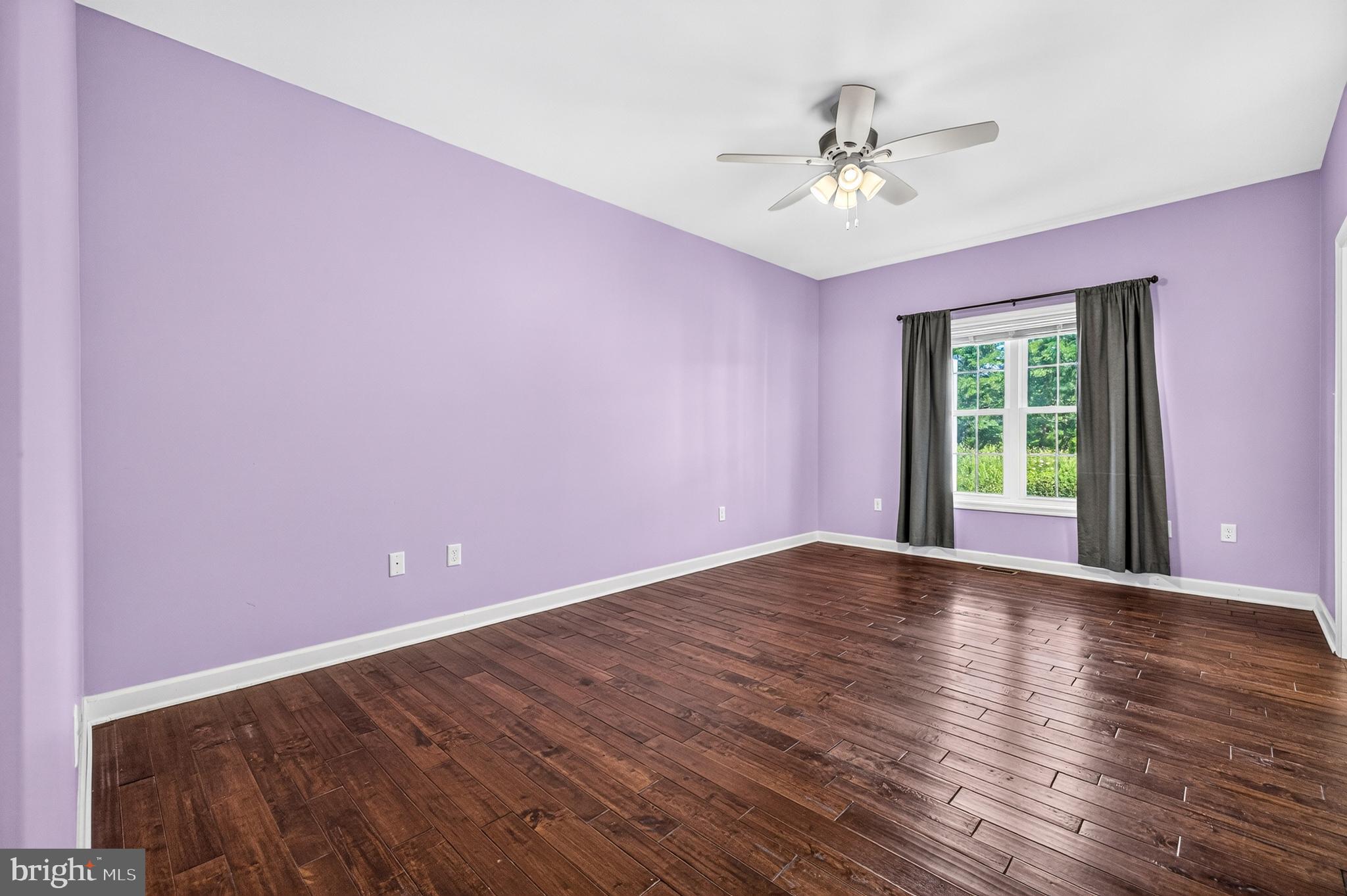 EDINBURG SQUARE - Residential