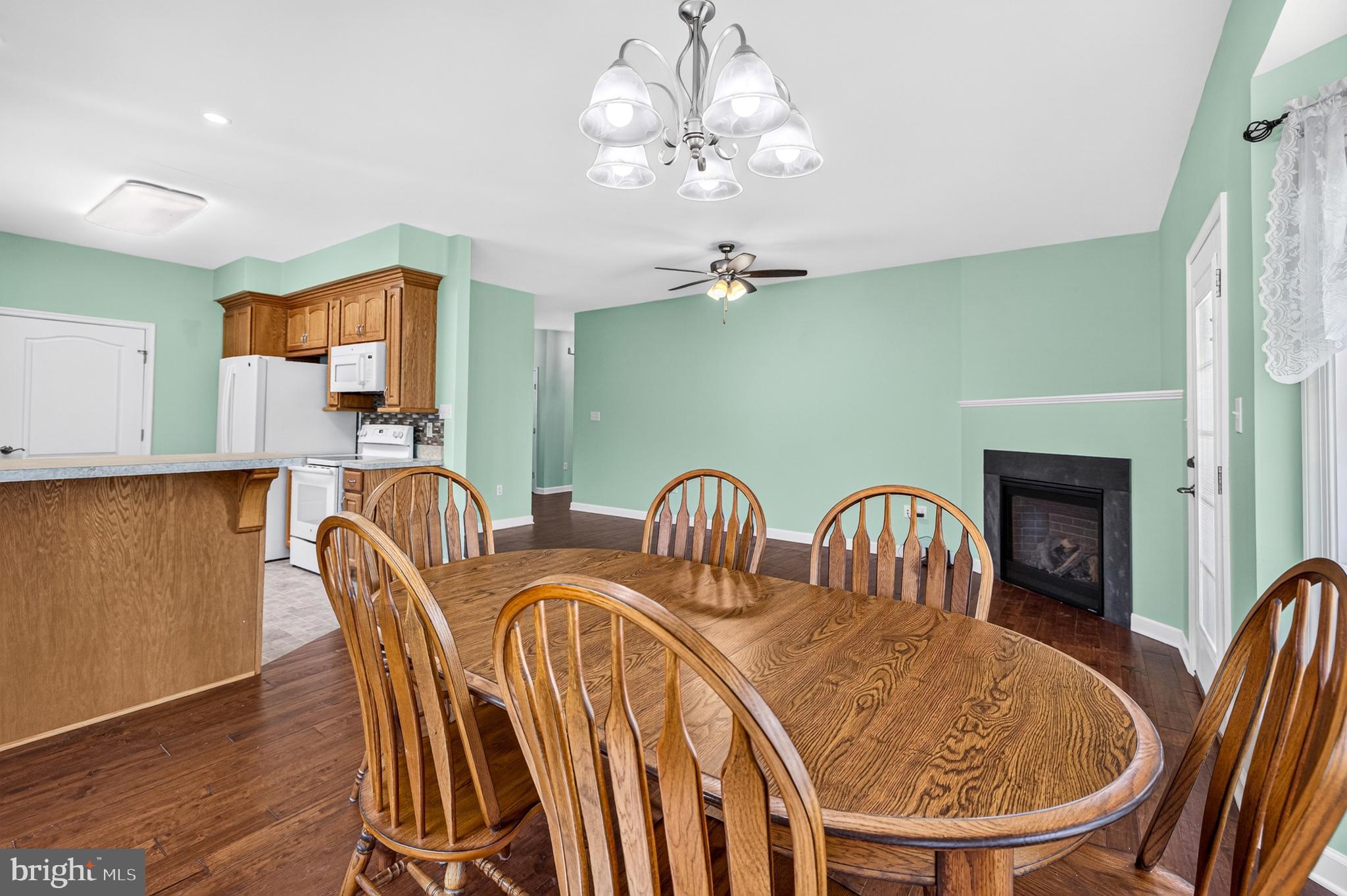 EDINBURG SQUARE - Residential
