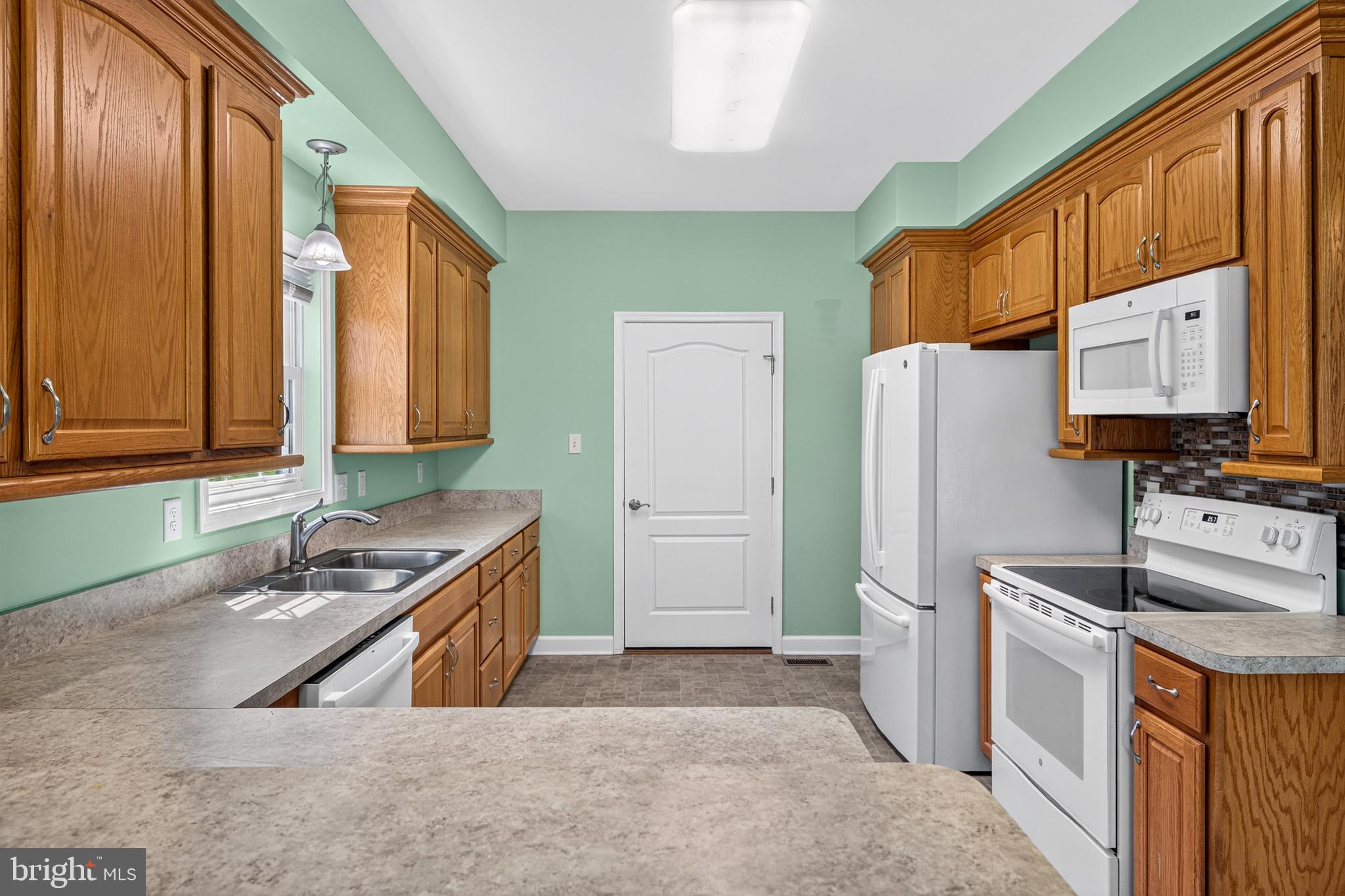 EDINBURG SQUARE - Residential