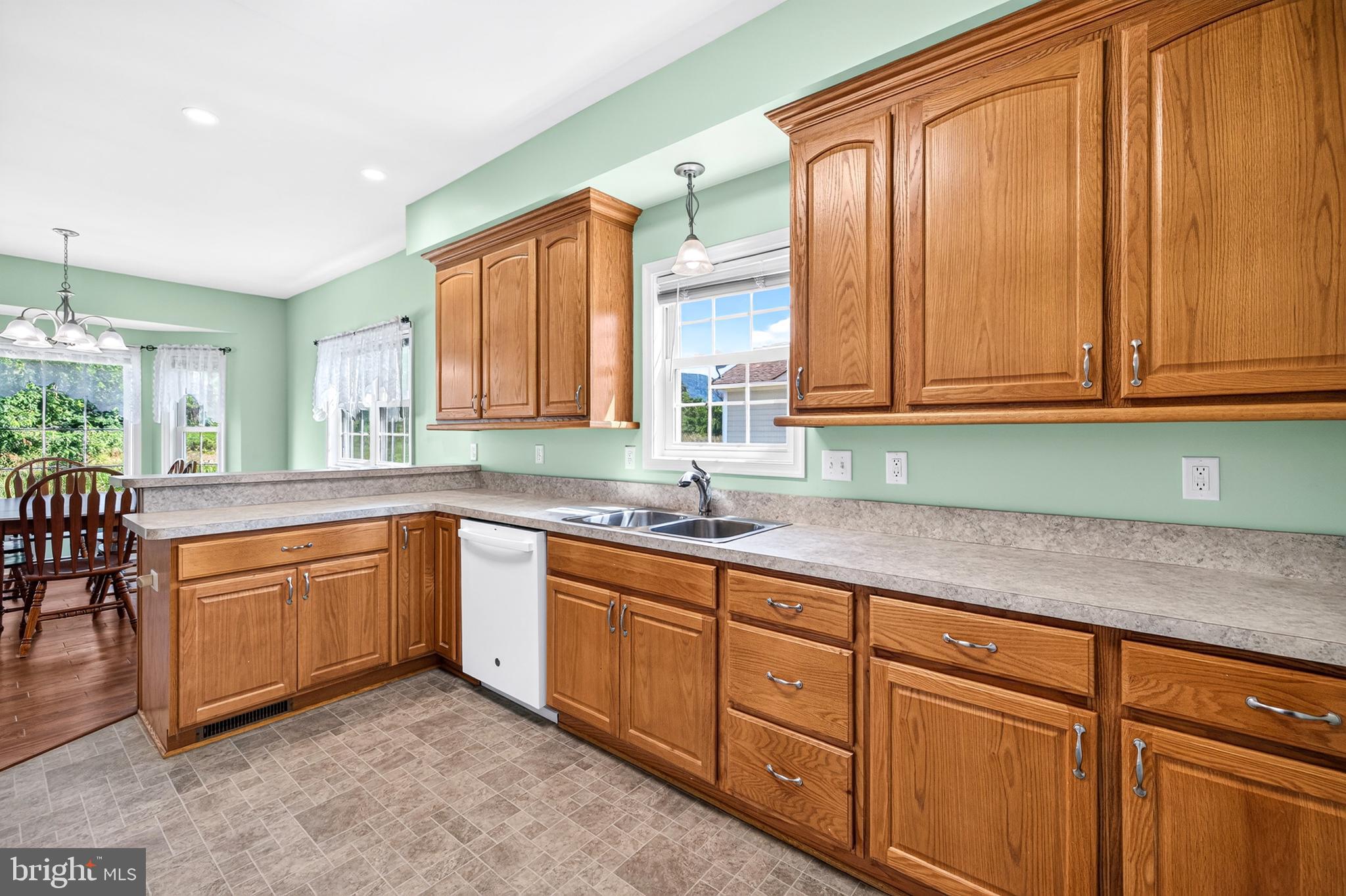 EDINBURG SQUARE - Residential