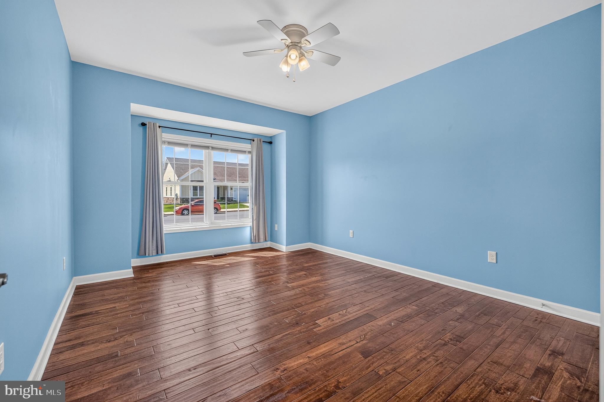 EDINBURG SQUARE - Residential