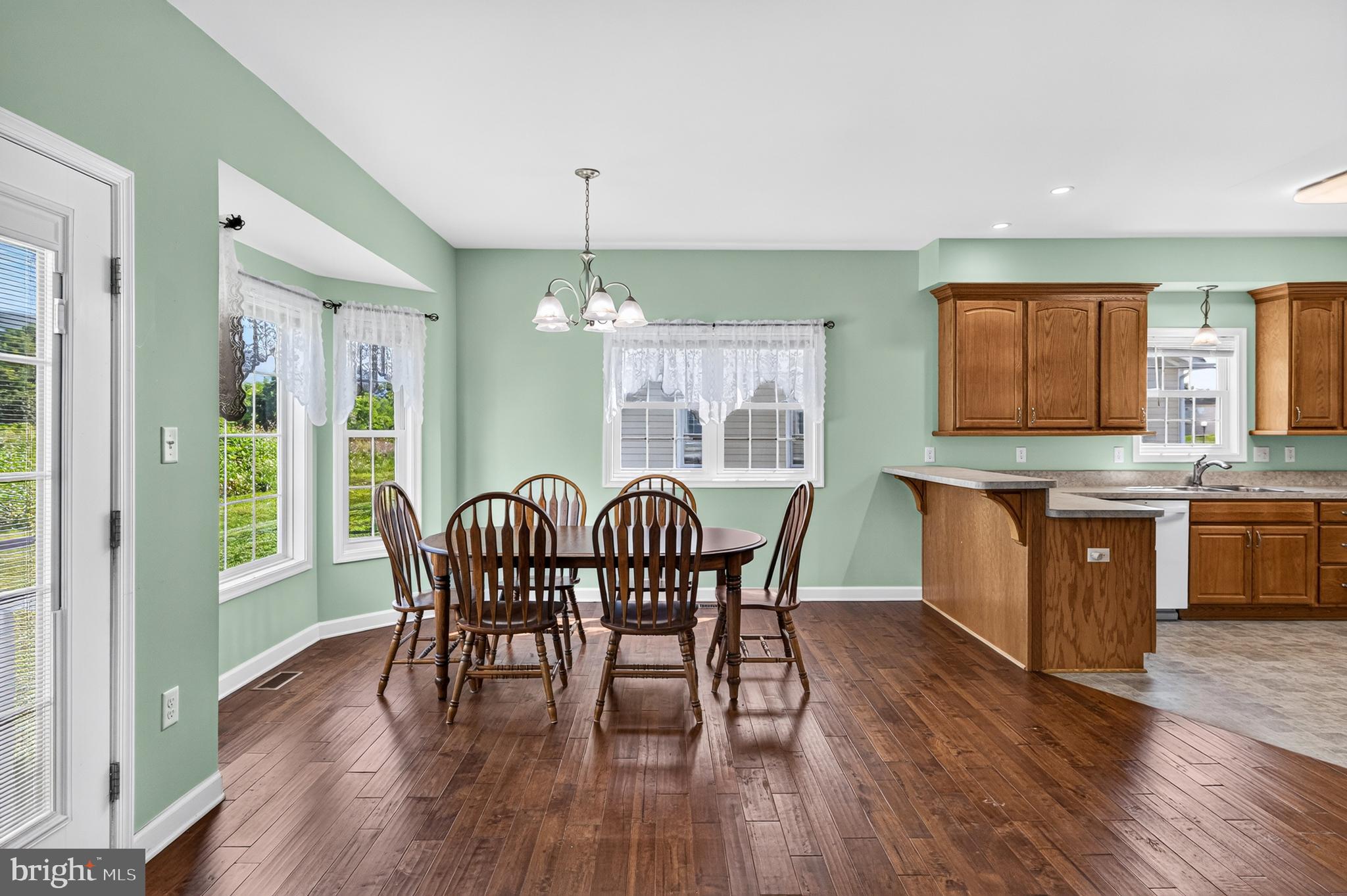 EDINBURG SQUARE - Residential