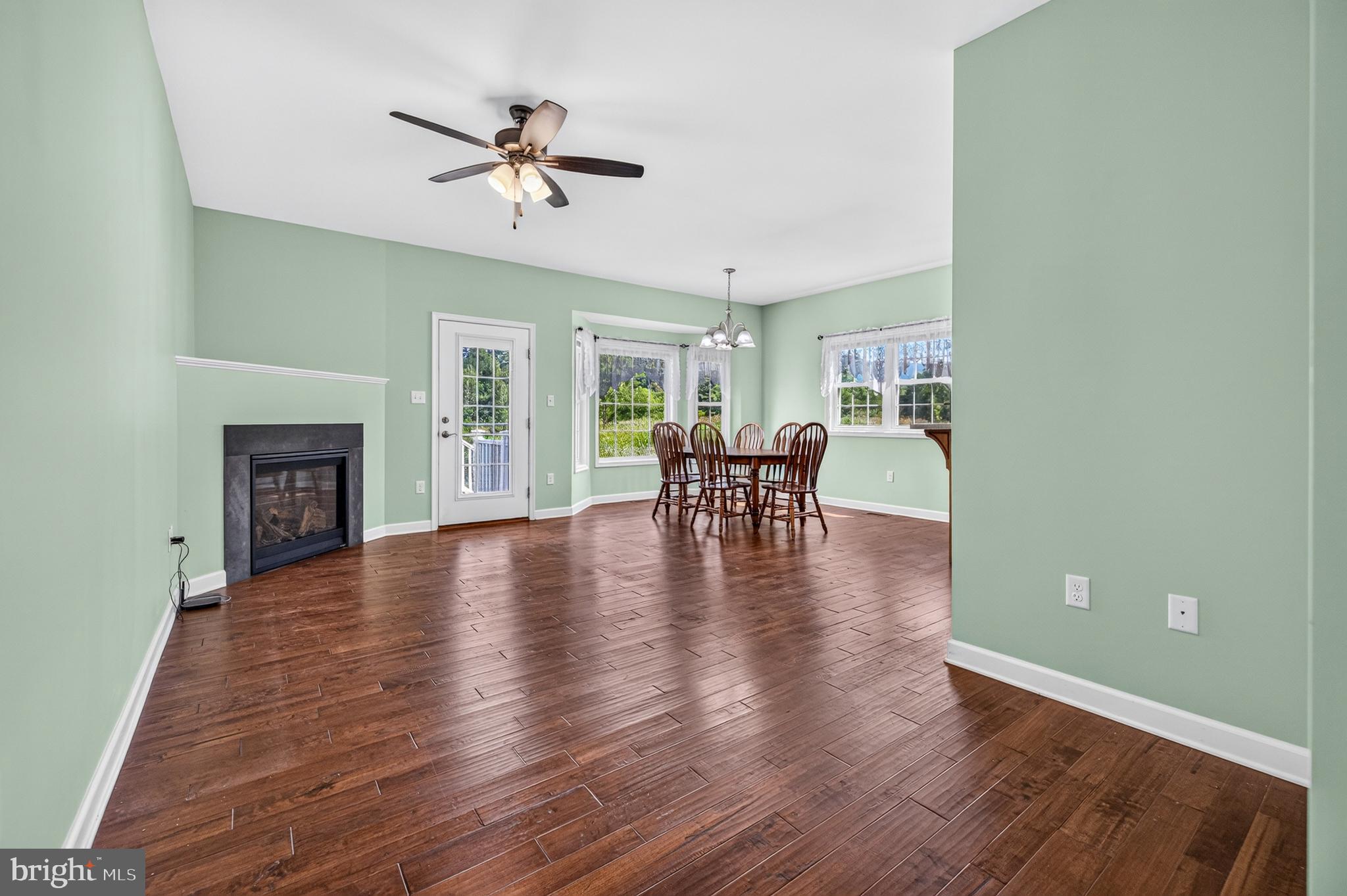 EDINBURG SQUARE - Residential