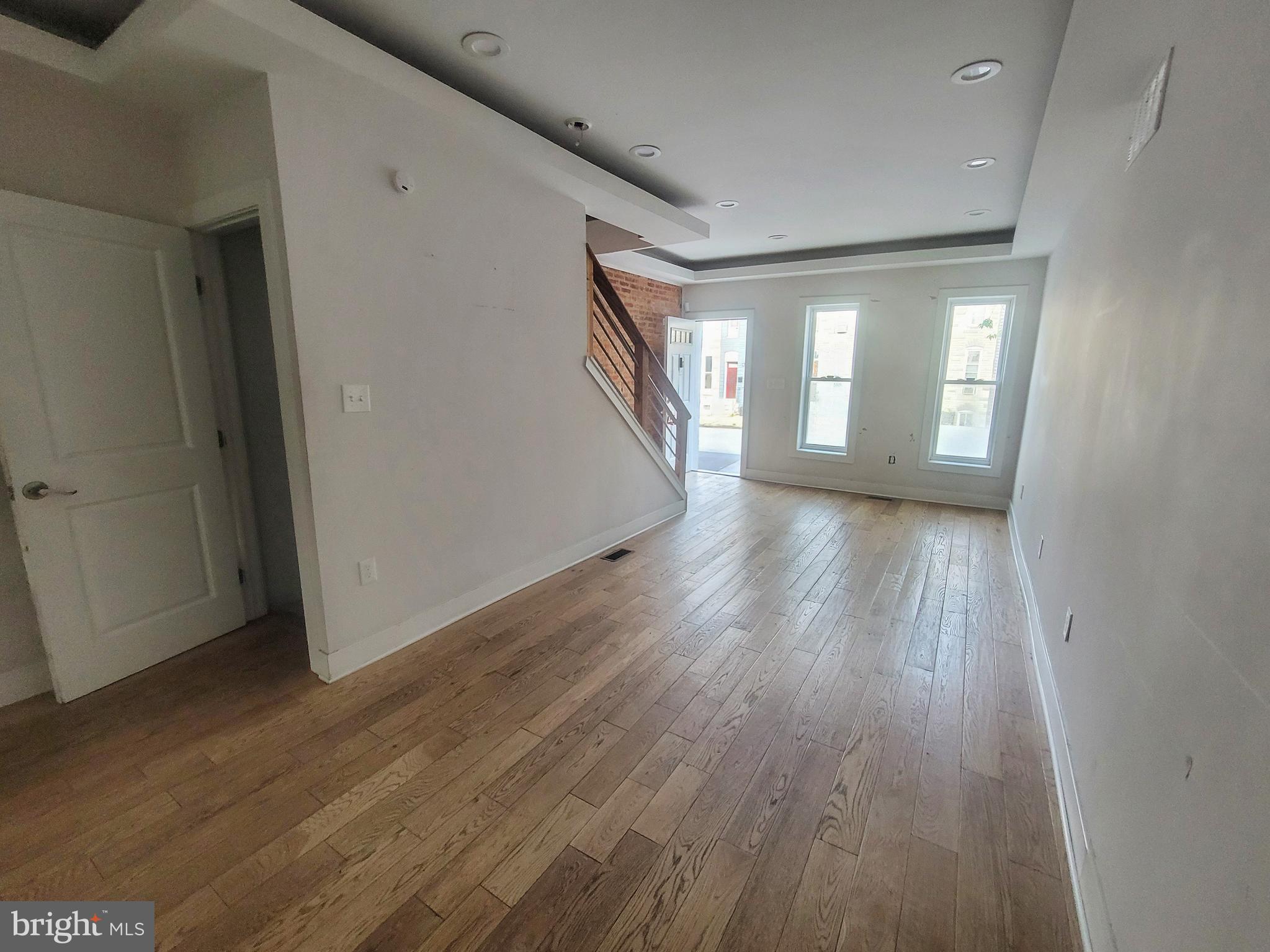 BROADWAY EAST - Residential