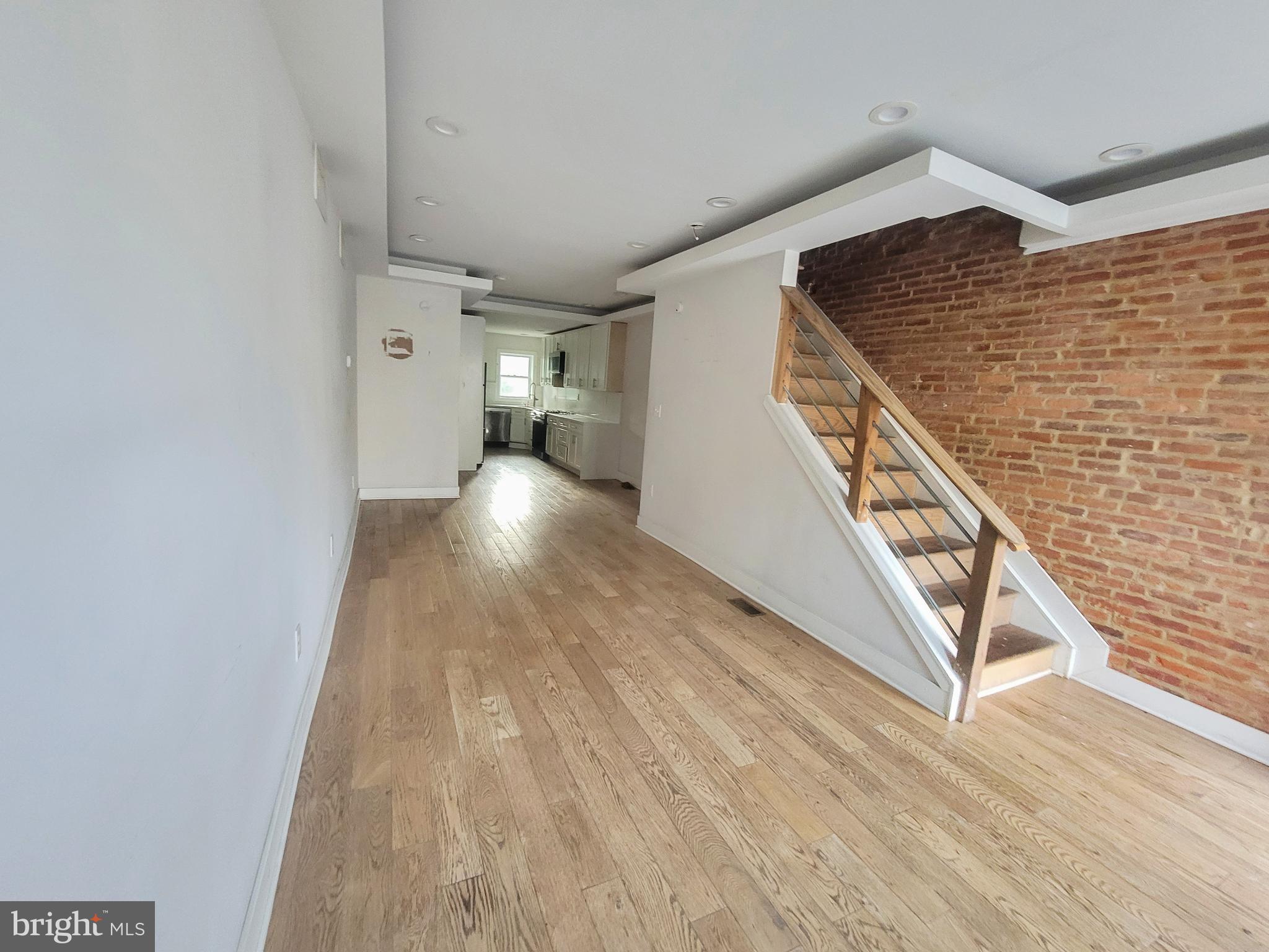 BROADWAY EAST - Residential