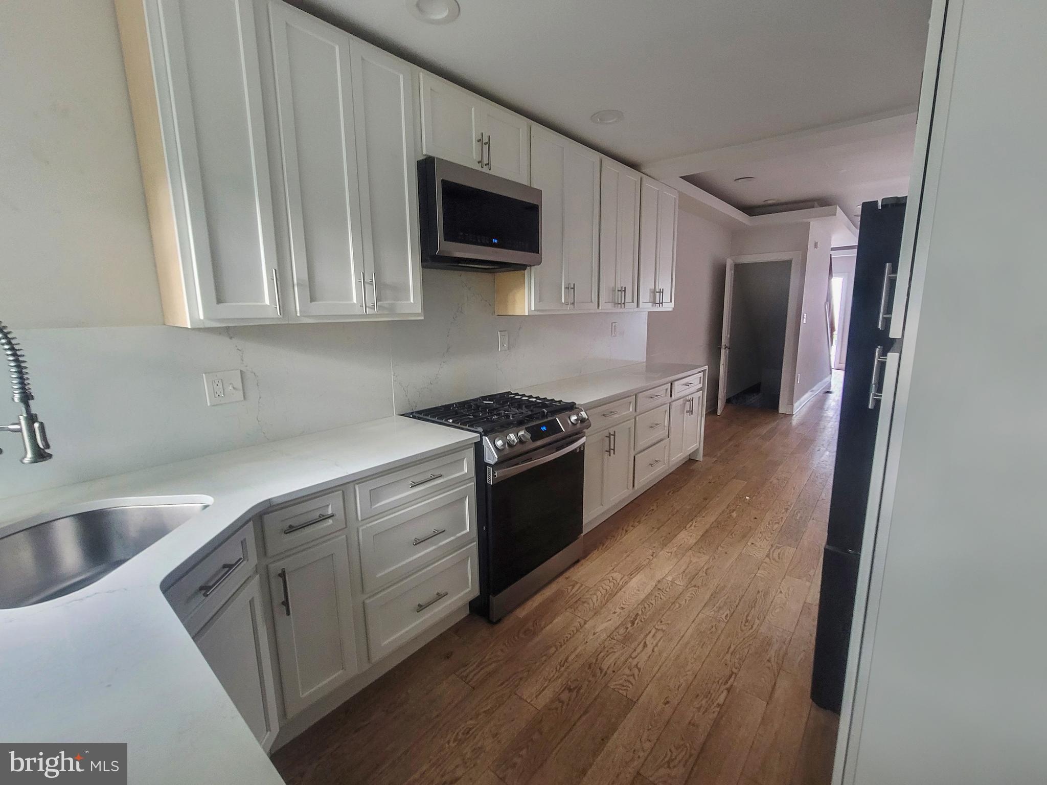BROADWAY EAST - Residential