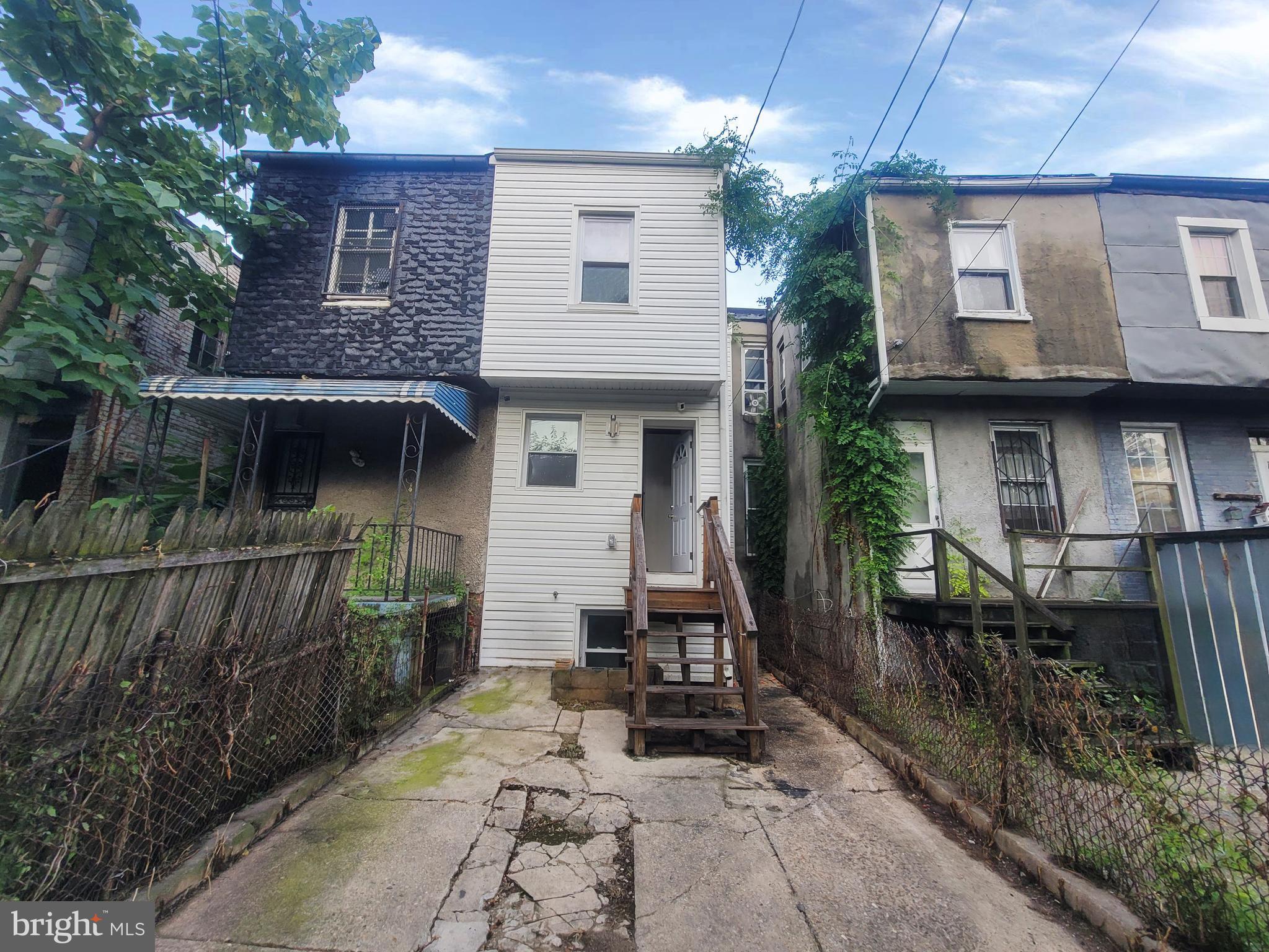 BROADWAY EAST - Residential