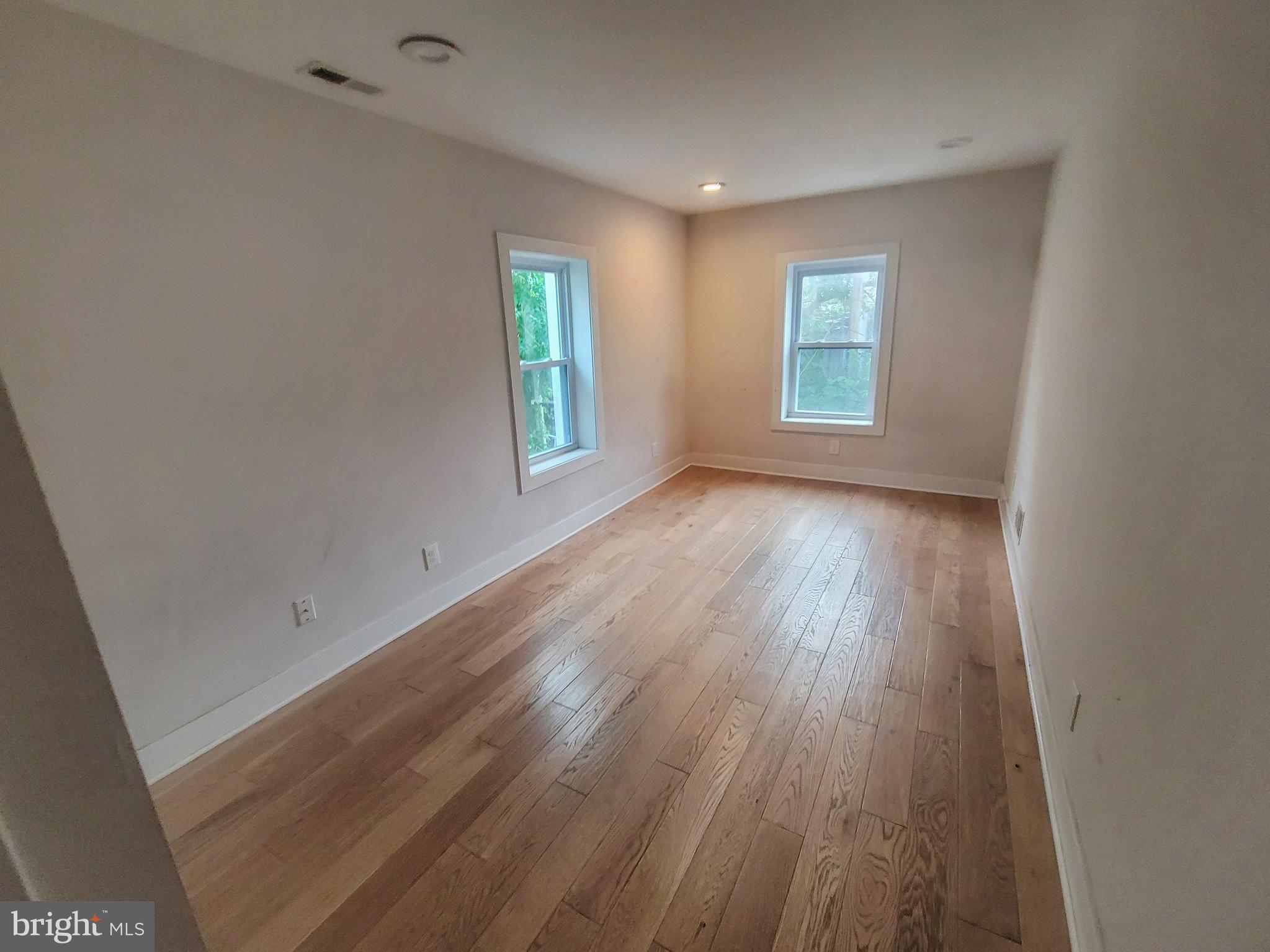 BROADWAY EAST - Residential