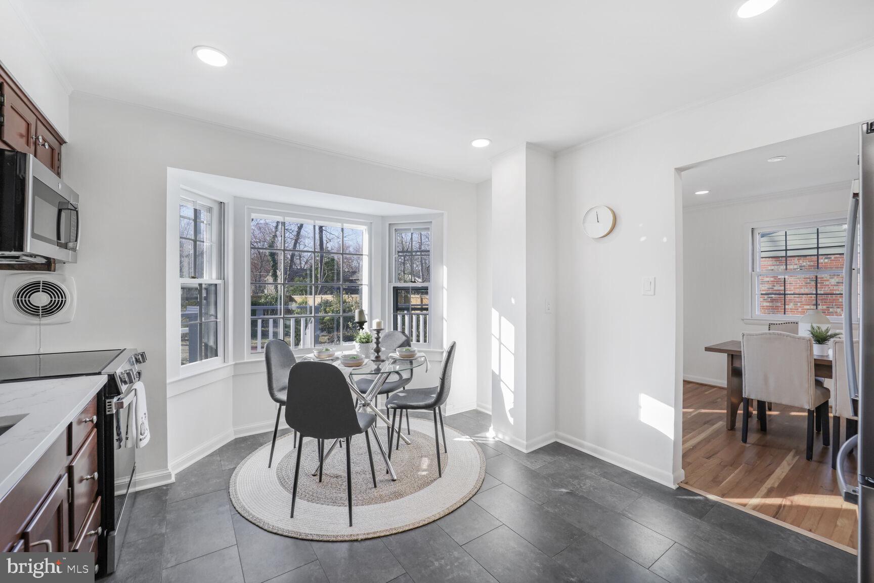 RIVERSIDE ESTATES - Residential