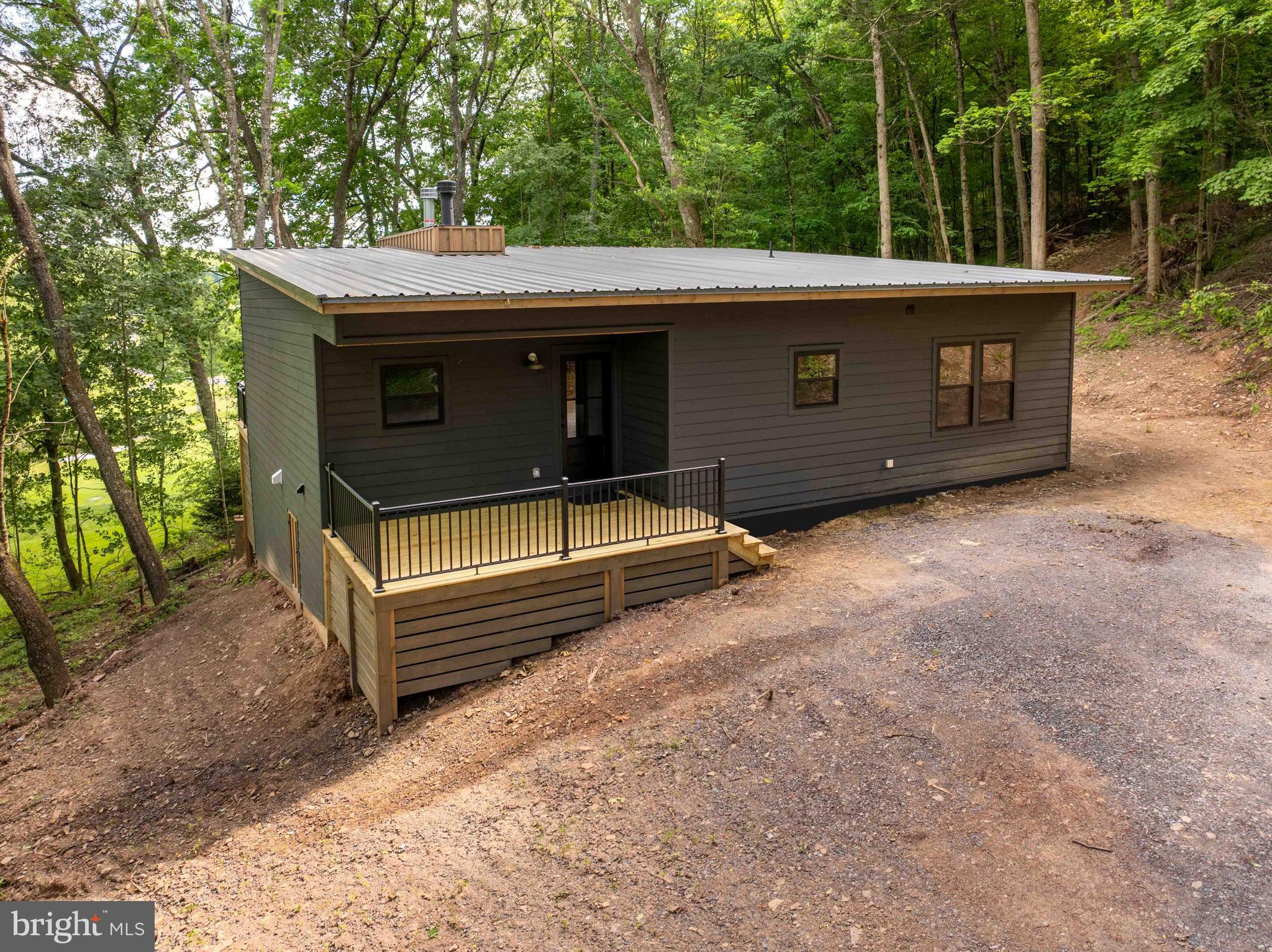 COUNTRY CLUB ACRES - Residential