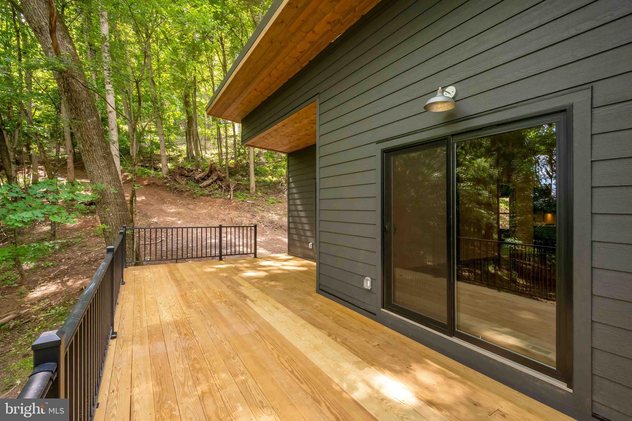 COUNTRY CLUB ACRES - Residential