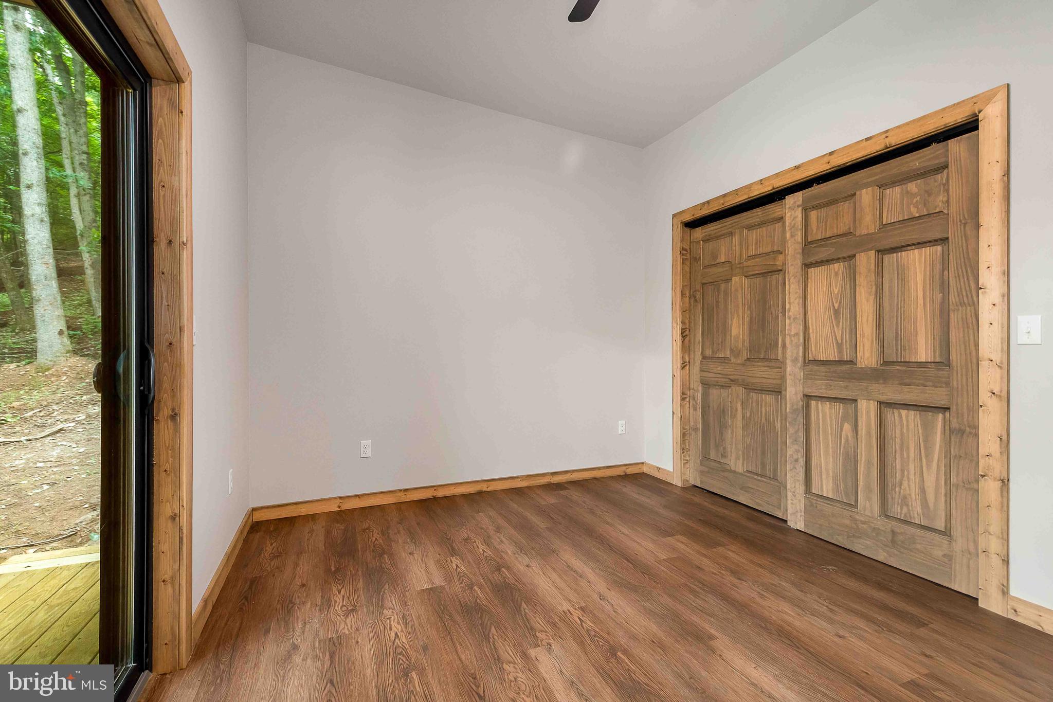COUNTRY CLUB ACRES - Residential