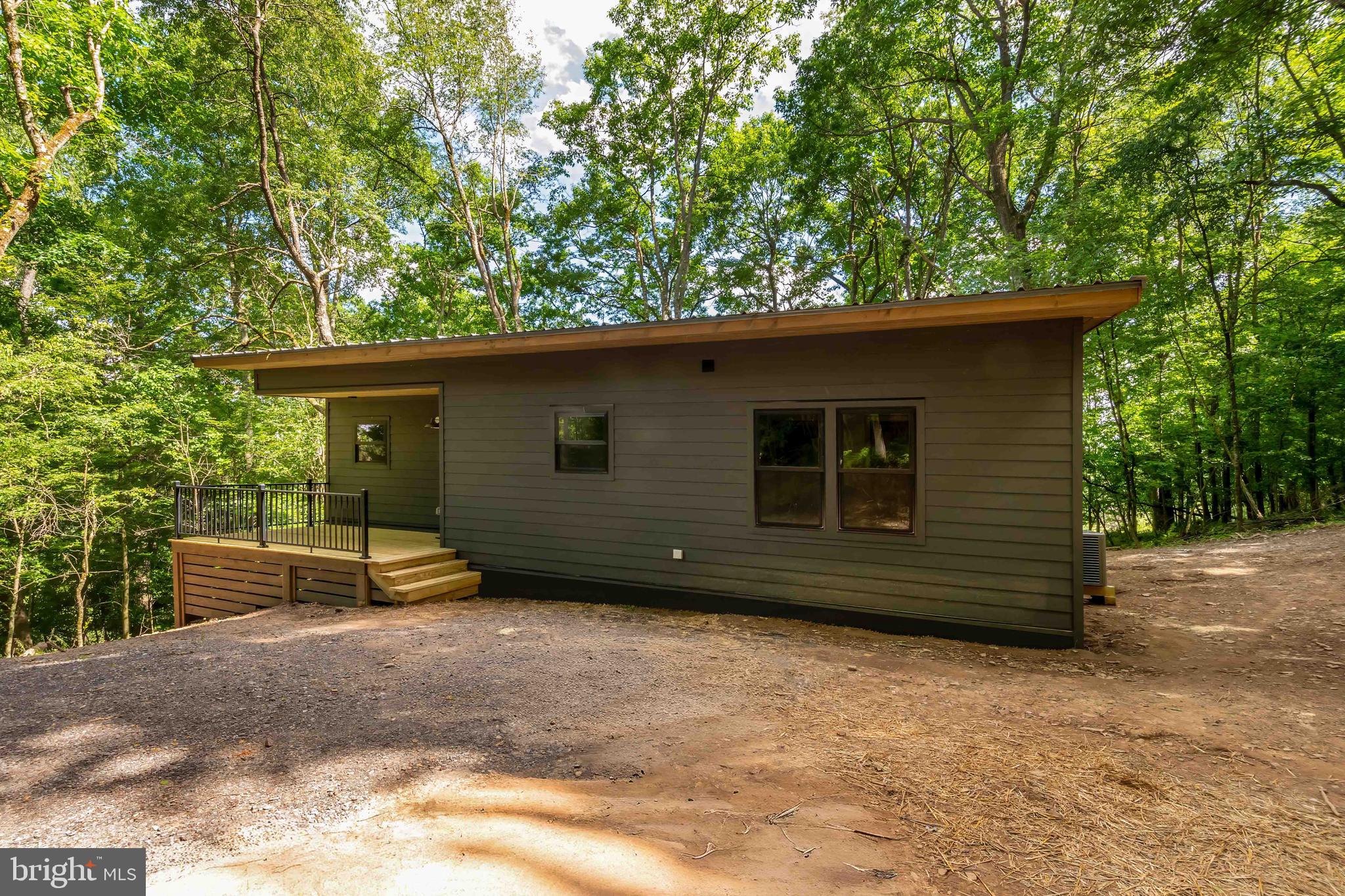 COUNTRY CLUB ACRES - Residential