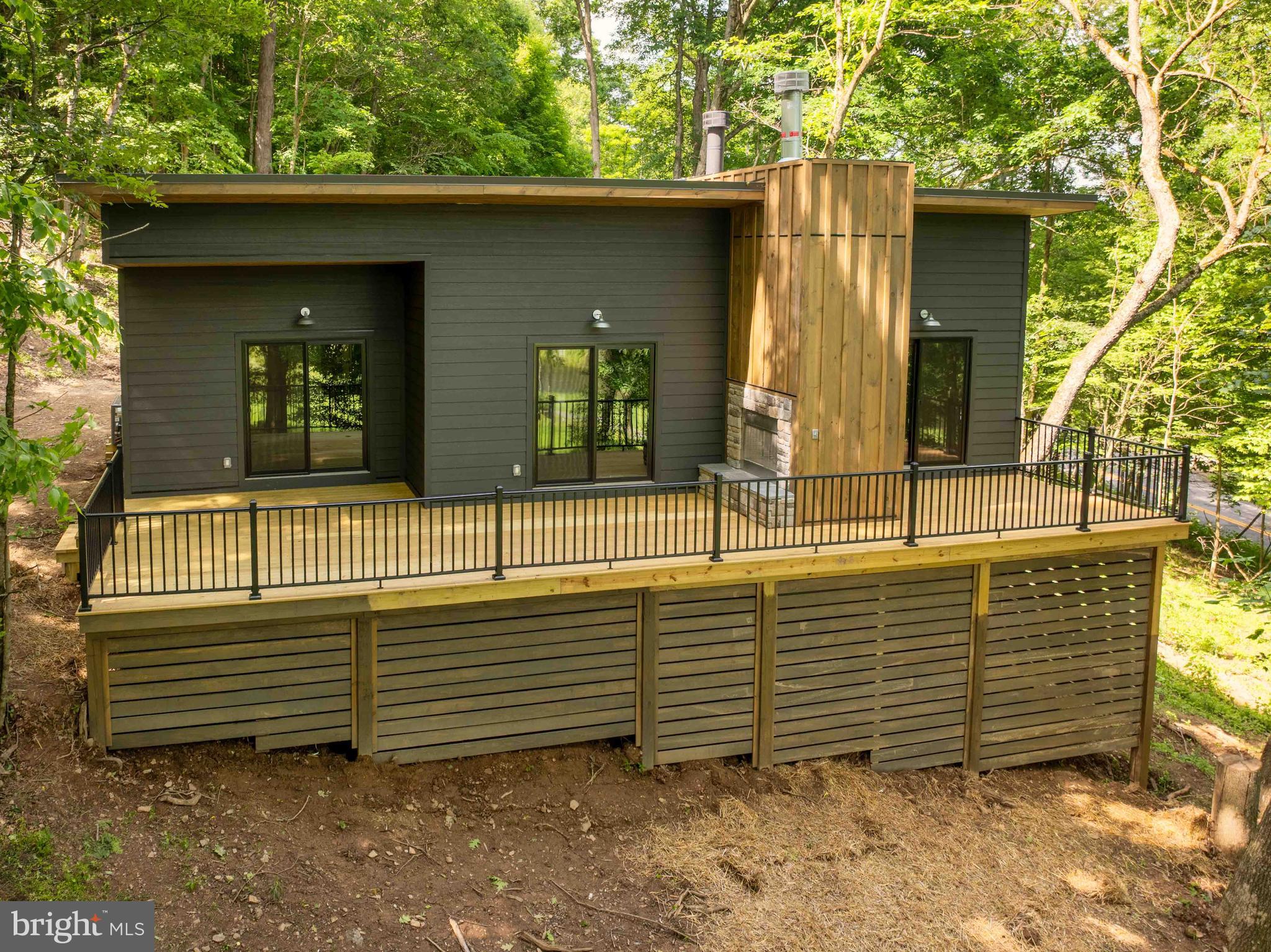 COUNTRY CLUB ACRES - Residential