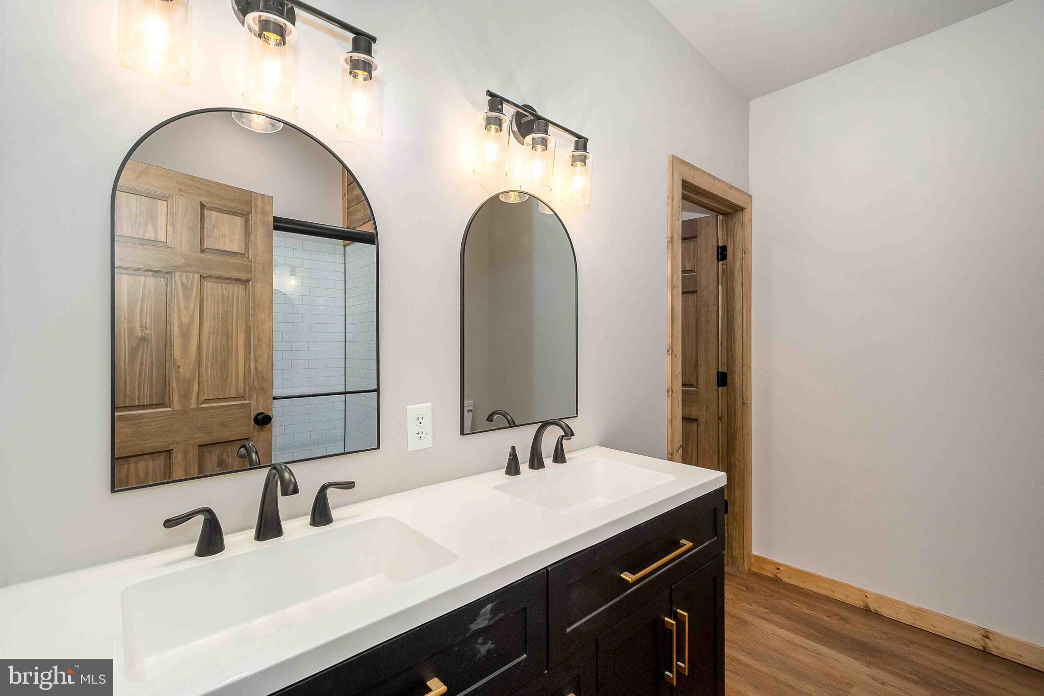 COUNTRY CLUB ACRES - Residential