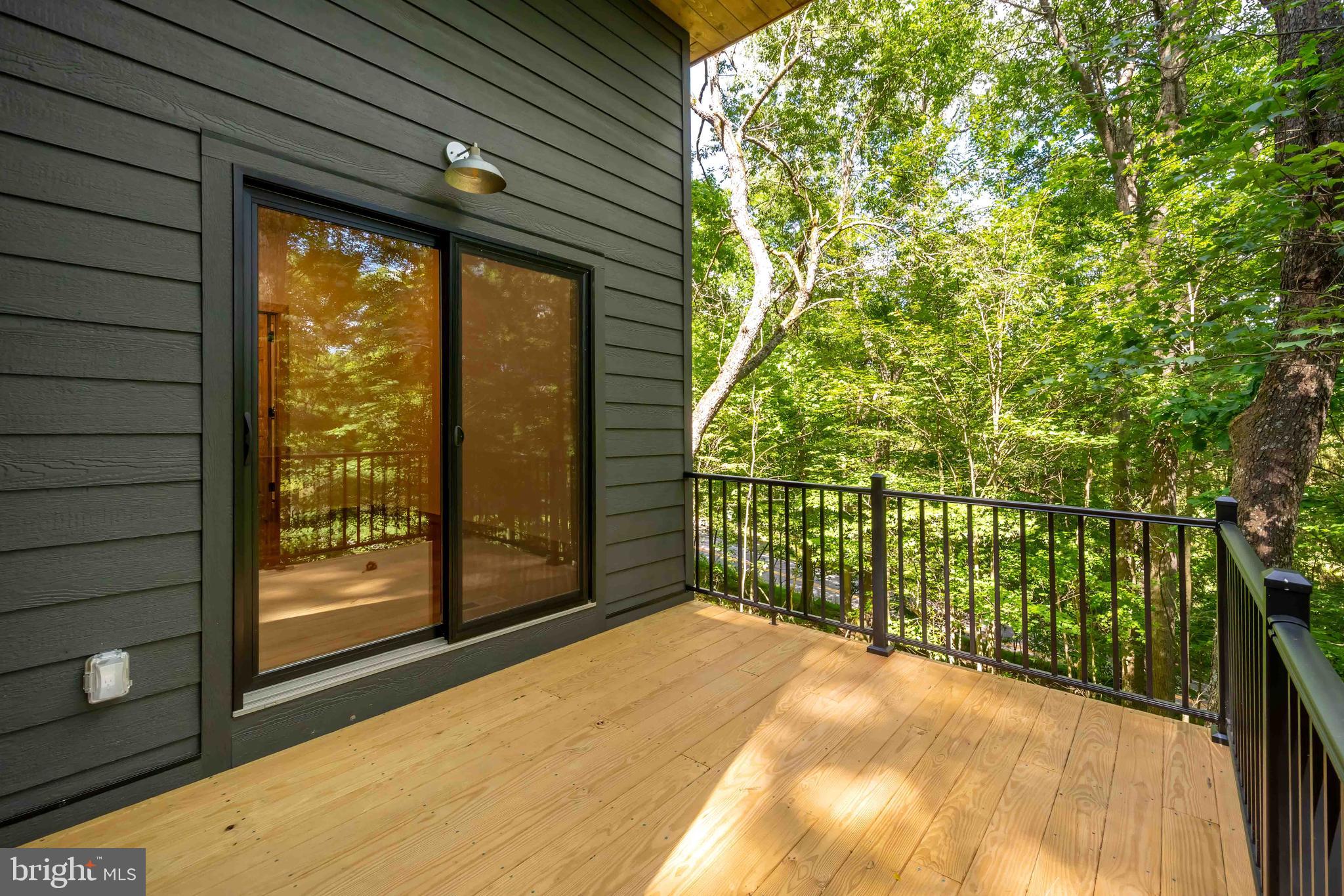 COUNTRY CLUB ACRES - Residential