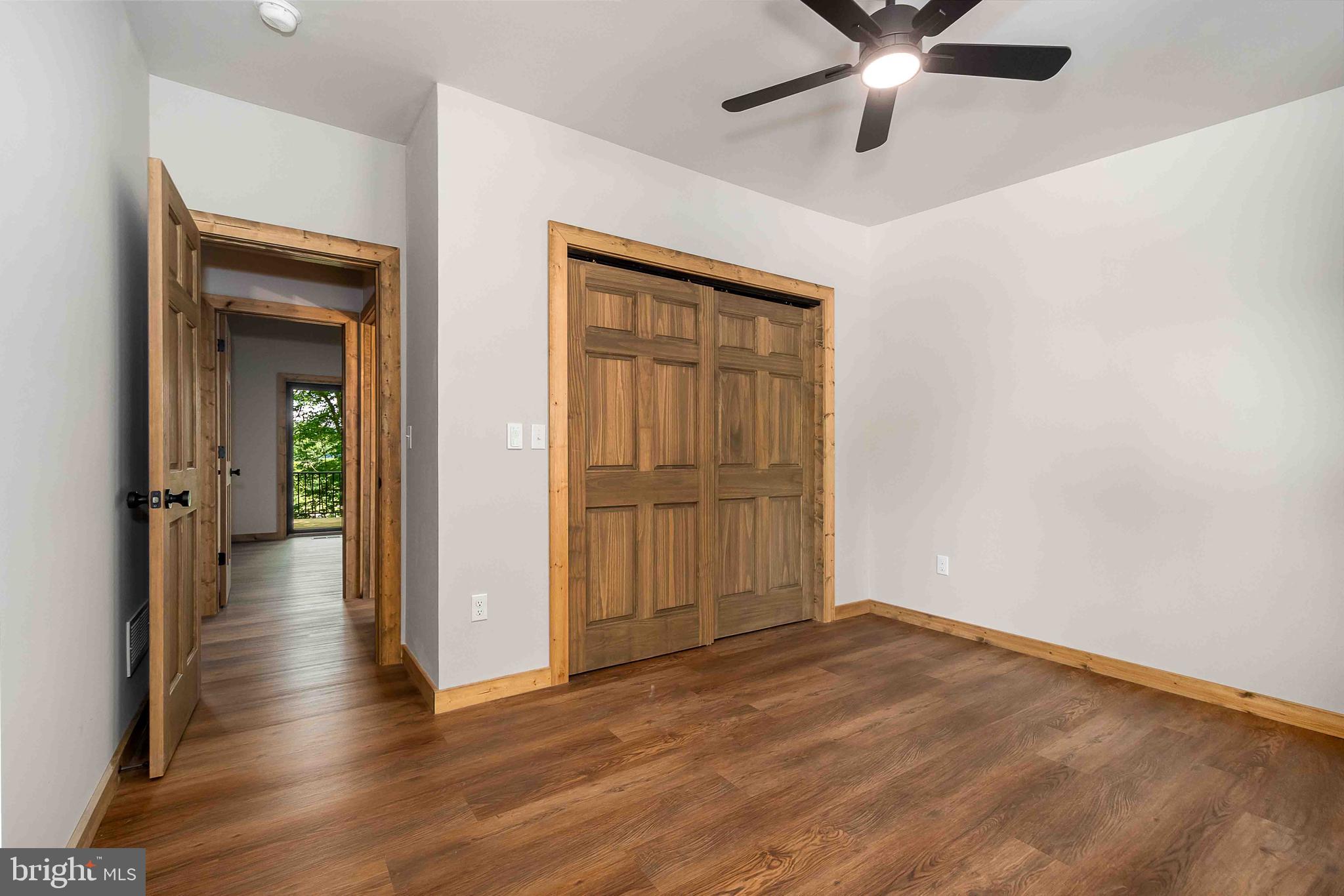 COUNTRY CLUB ACRES - Residential