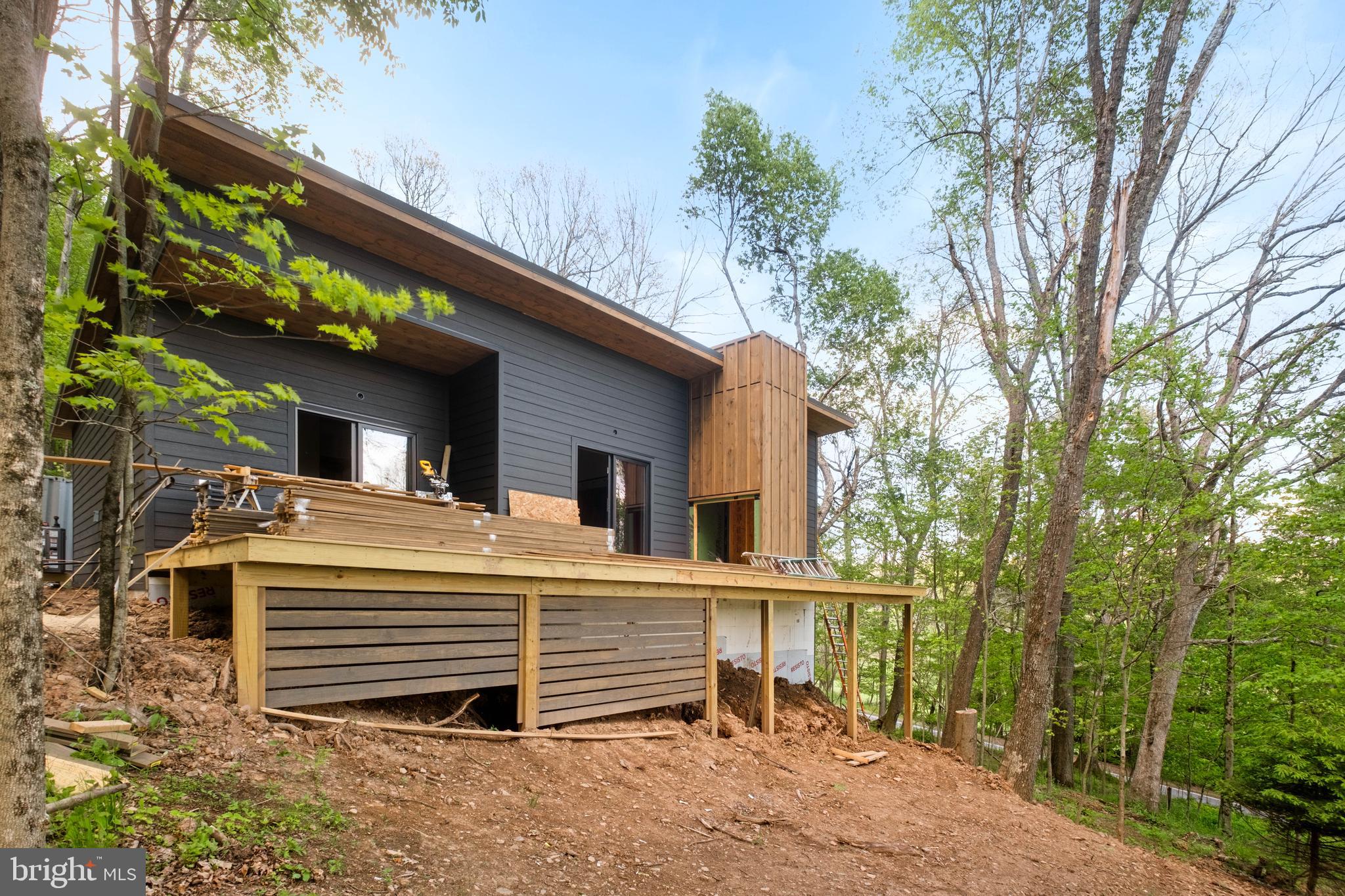 COUNTRY CLUB ACRES - Residential