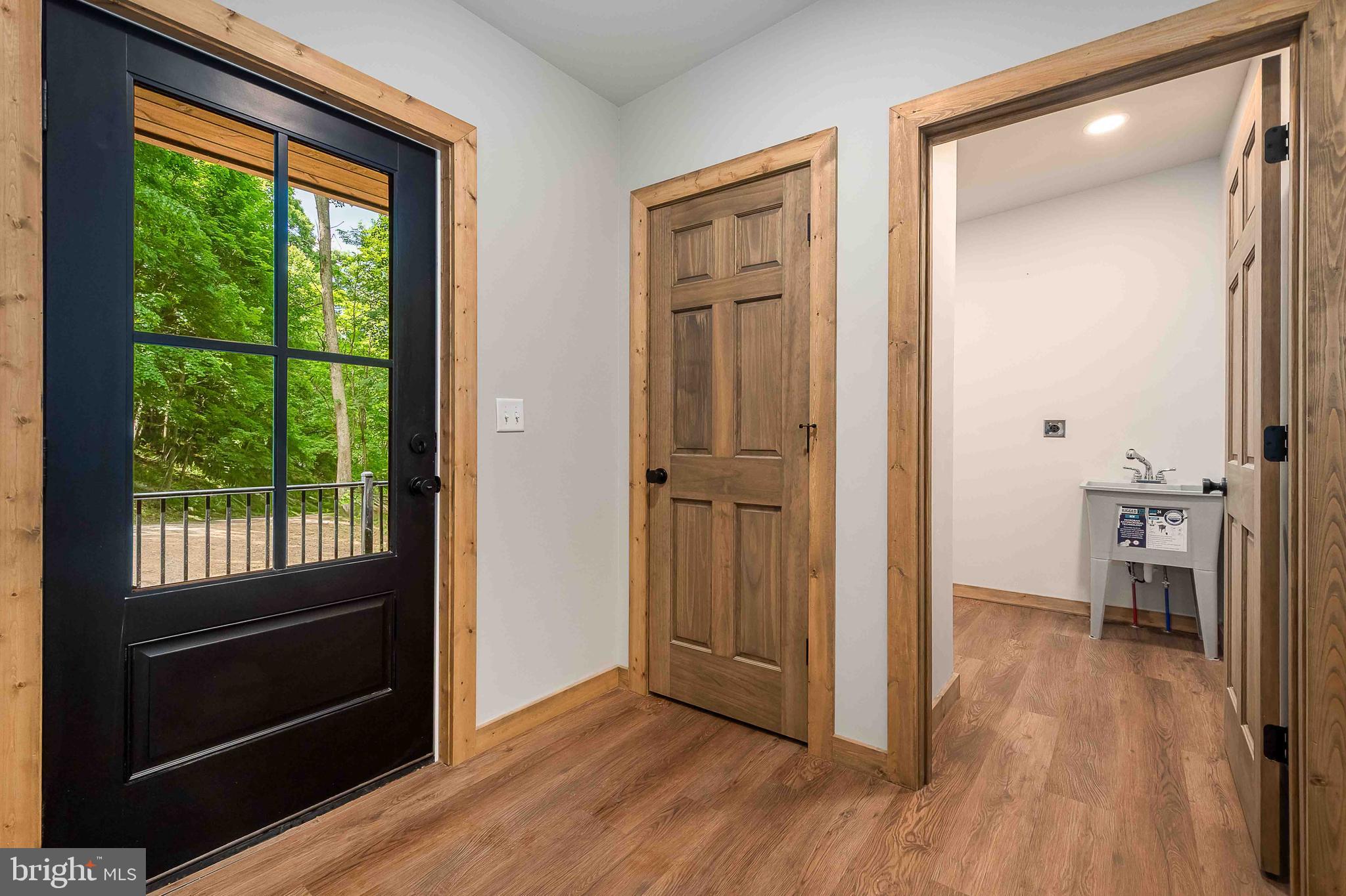 COUNTRY CLUB ACRES - Residential