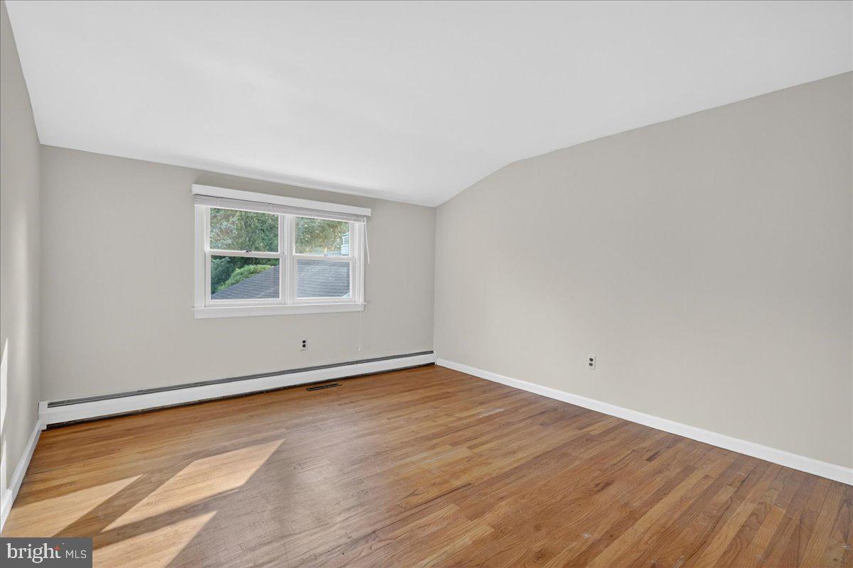 BUTTONWOOD MANOR - Residential