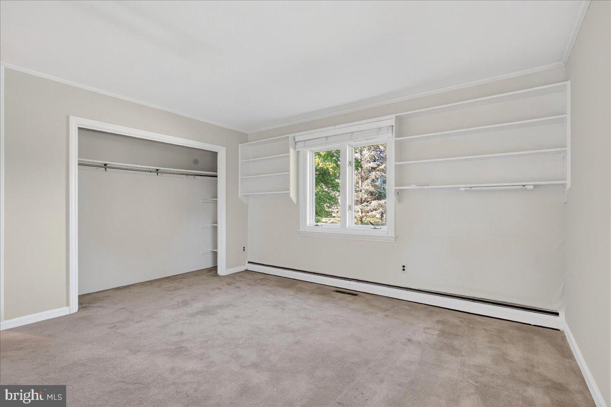 BUTTONWOOD MANOR - Residential