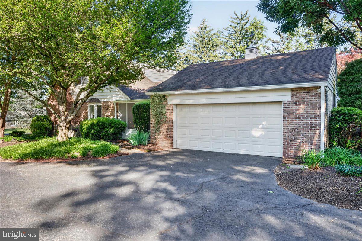 BUTTONWOOD MANOR - Residential