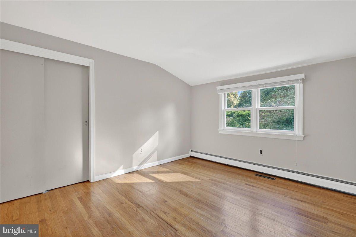 BUTTONWOOD MANOR - Residential