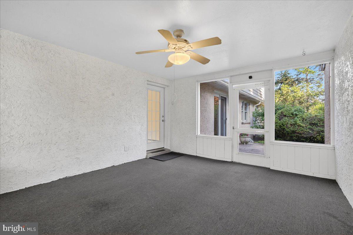 BUTTONWOOD MANOR - Residential