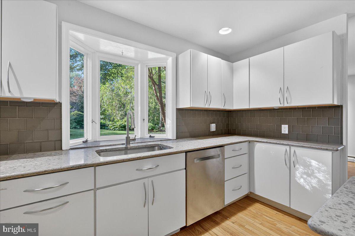 BUTTONWOOD MANOR - Residential