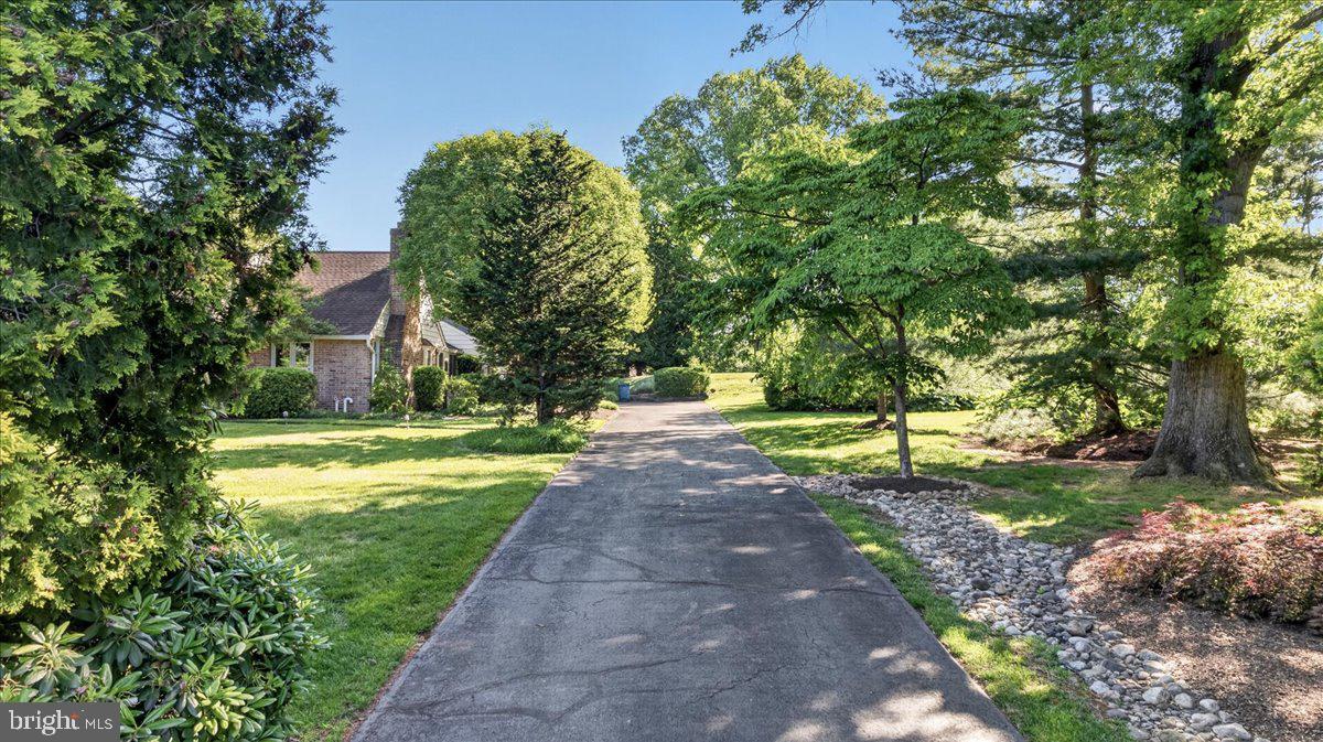 BUTTONWOOD MANOR - Residential