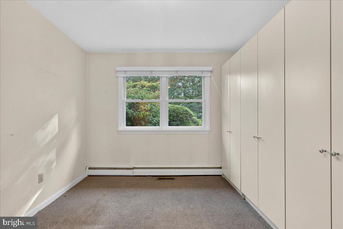 BUTTONWOOD MANOR - Residential