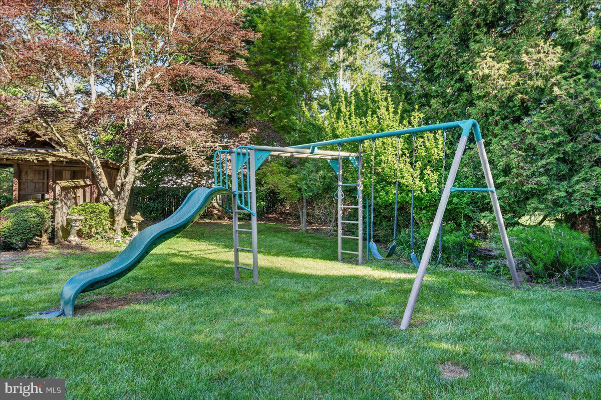 BUTTONWOOD MANOR - Residential