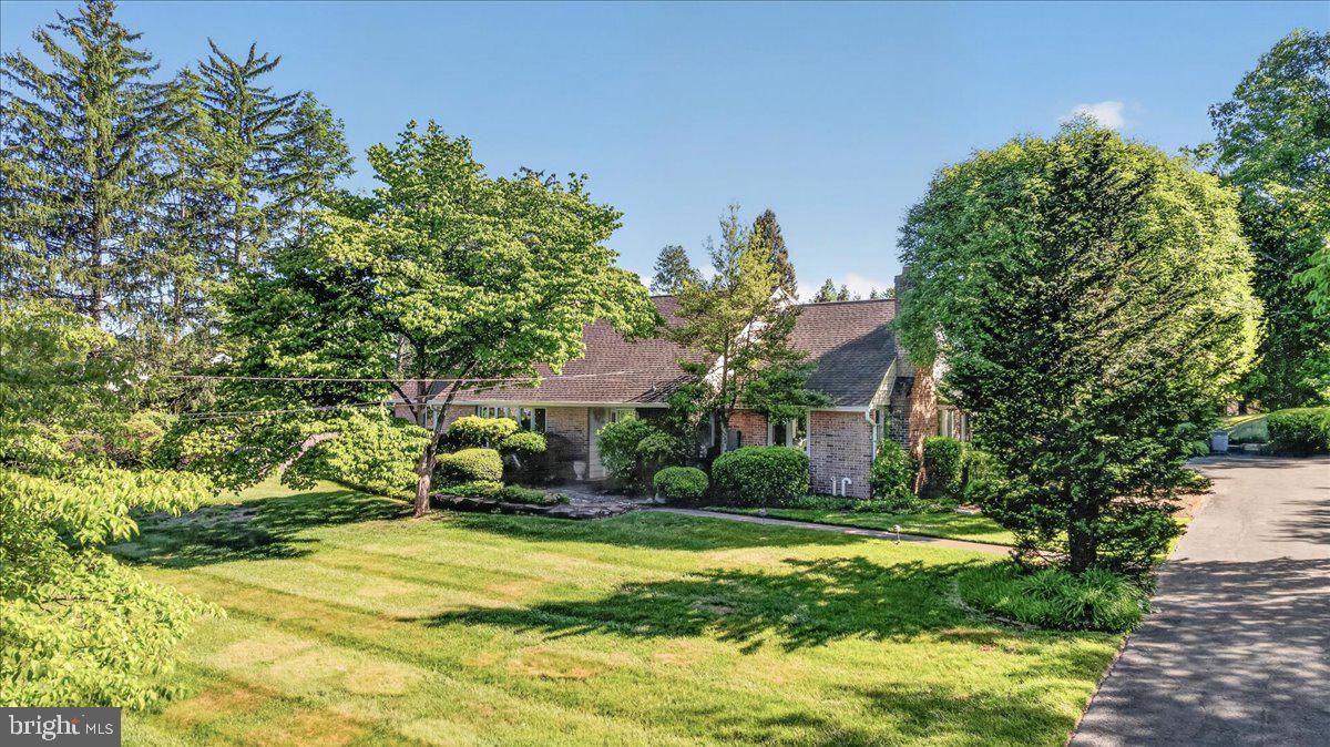 BUTTONWOOD MANOR - Residential