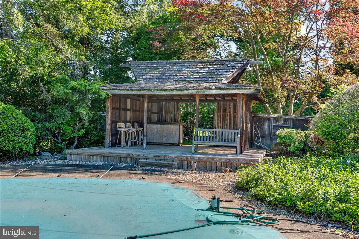 BUTTONWOOD MANOR - Residential