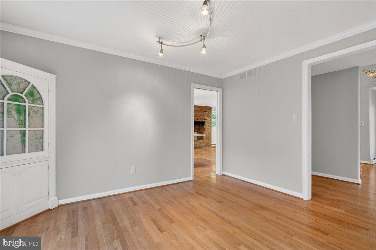 BUTTONWOOD MANOR - Residential